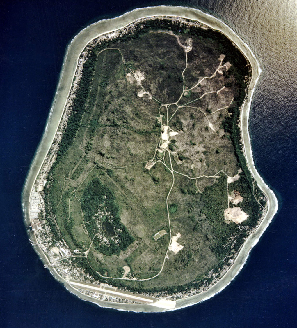 Imej satelit Nauru pada tahun 2002.