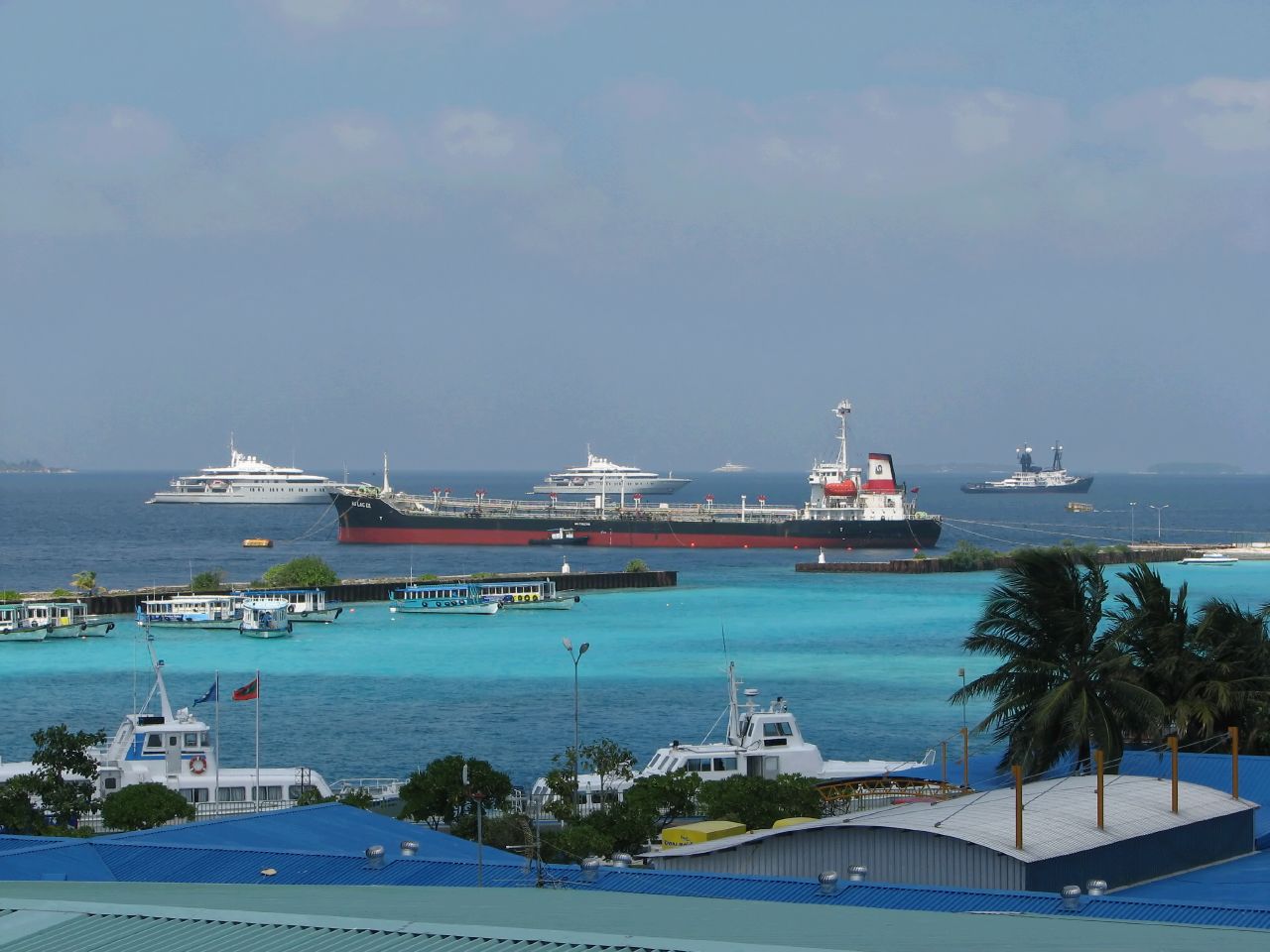 Pelabuhan Malé.