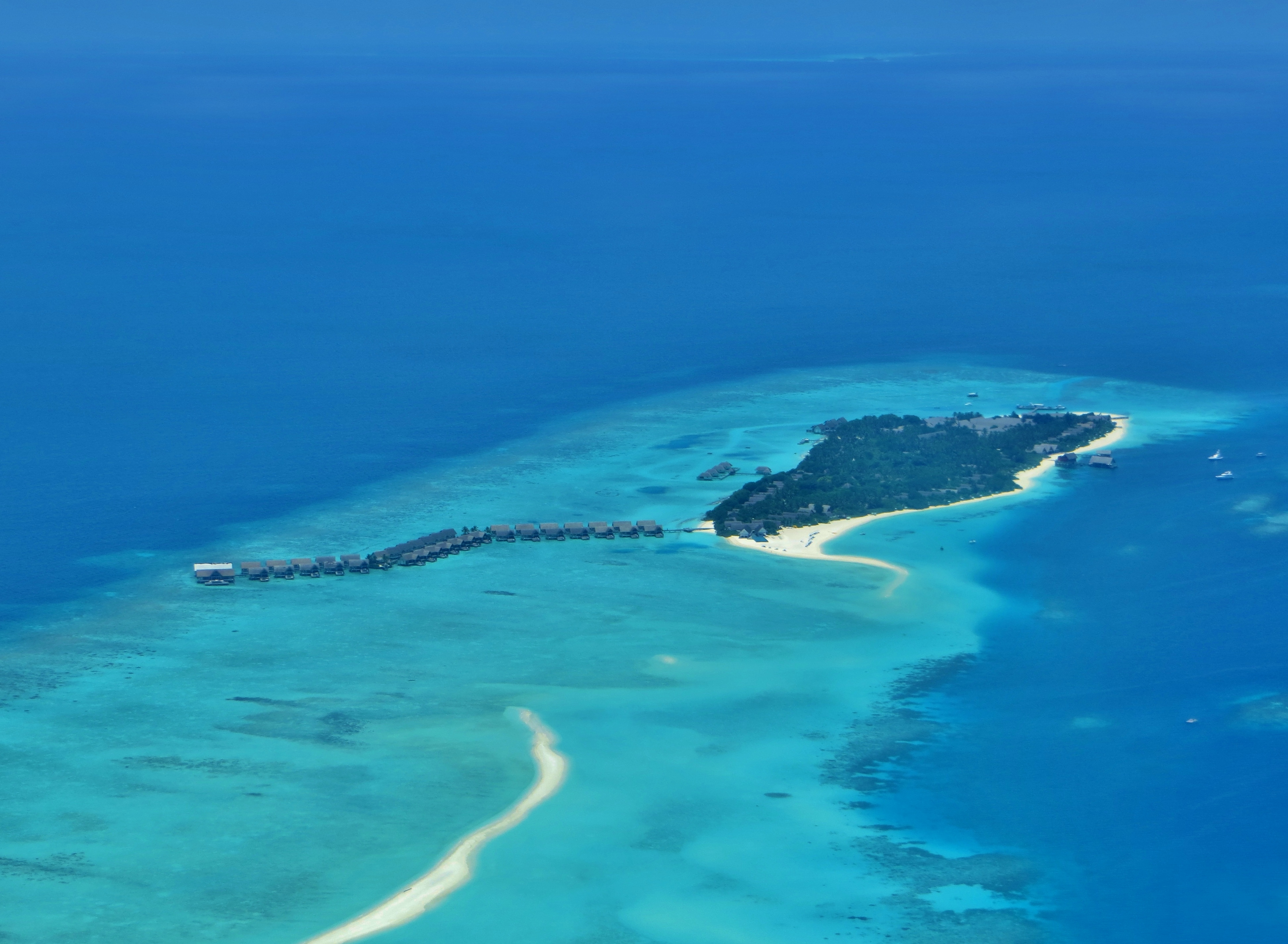 Pulau resor Landaa Giraavaru (atol Baa).