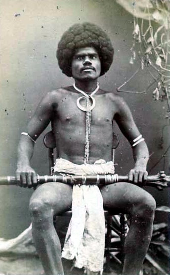 Seorang pahlawan gunung Fiji, Kai Colo. Gambar oleh Francis Herbert Dufty, 1870-an