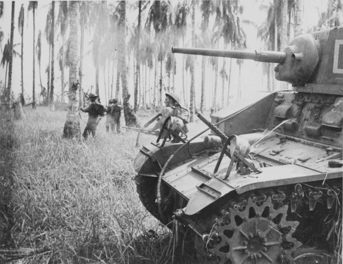Lực lượng Úc tấn công các vị trí của Nhật Bản trong Trận Buna-Gona, ngày 7 tháng 1 năm 1943.