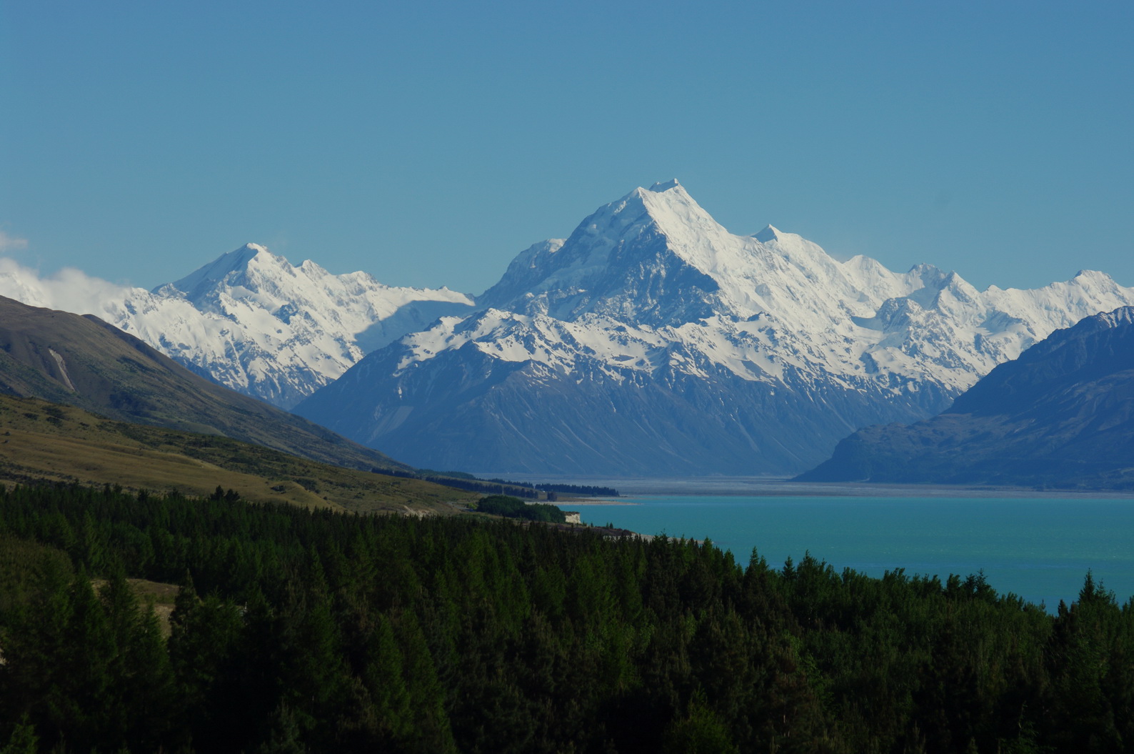 Aoraki / Gunung Cook adalah titik tertinggi di Selandia Baru, dengan ketinggian 3.72 K m.