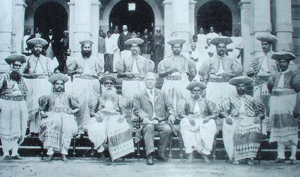 Kepala suku Kandyan yang ditunjuk Inggris pada tahun 1905.