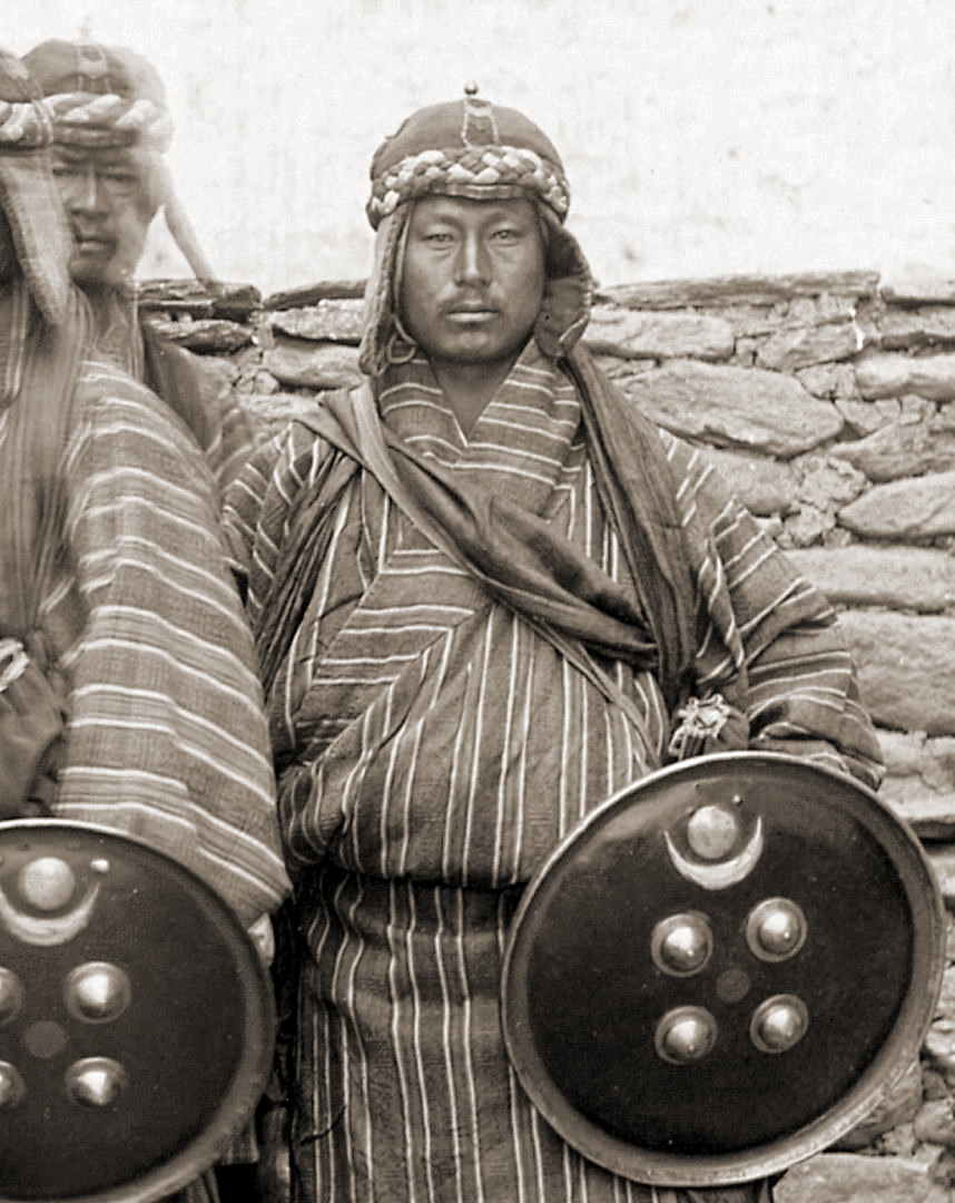Seorang pengawal kerajaan Bhutan pada tahun 1905