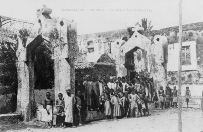 A public square in Moroni, 1908, during the French colonial period.