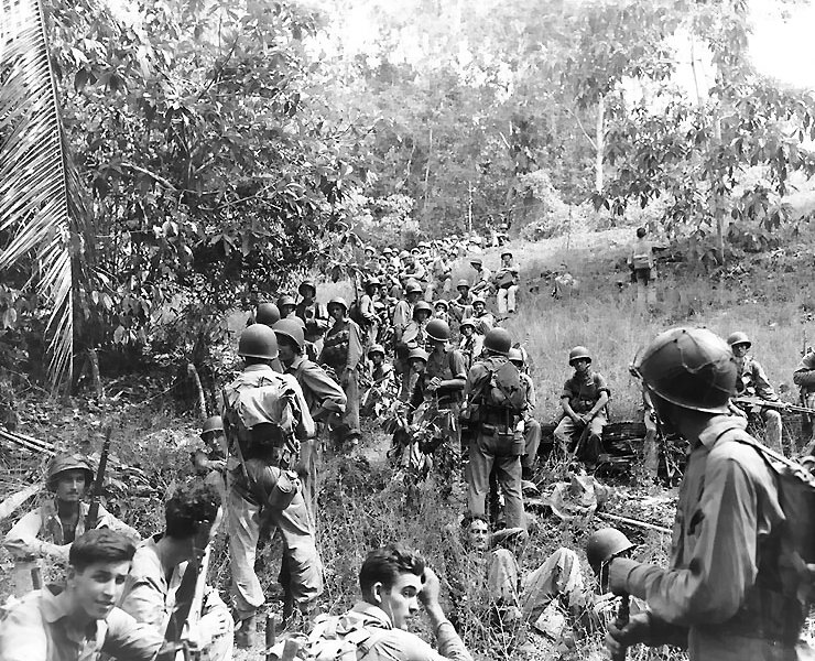 Askar Marin A.S. berehat semasa Kempen Guadalcanal 1942.