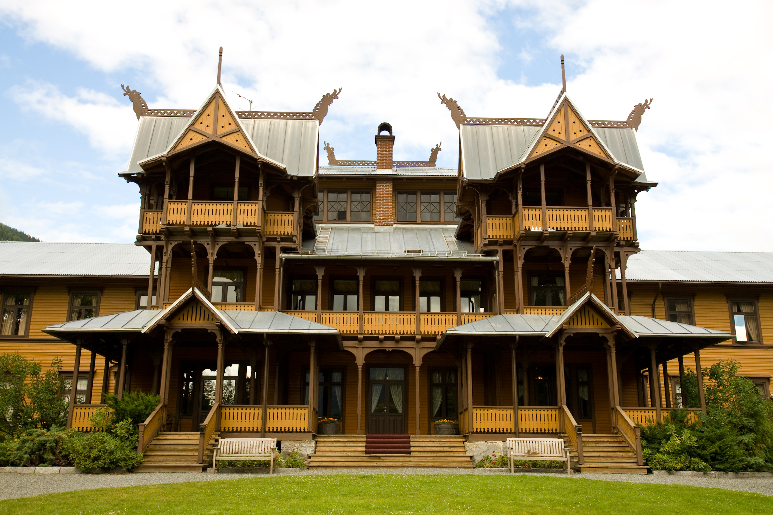 Dalen Hotel in Telemark, built in 1894 in the Dragestil (Dragon Style), a variant of Swiss chalet style architecture that originated during the National Romantic period.