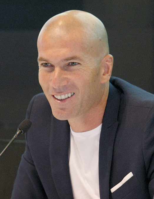 Zidane dianggap sebagai salah satu pemain sepak bola terbesar sepanjang masa.