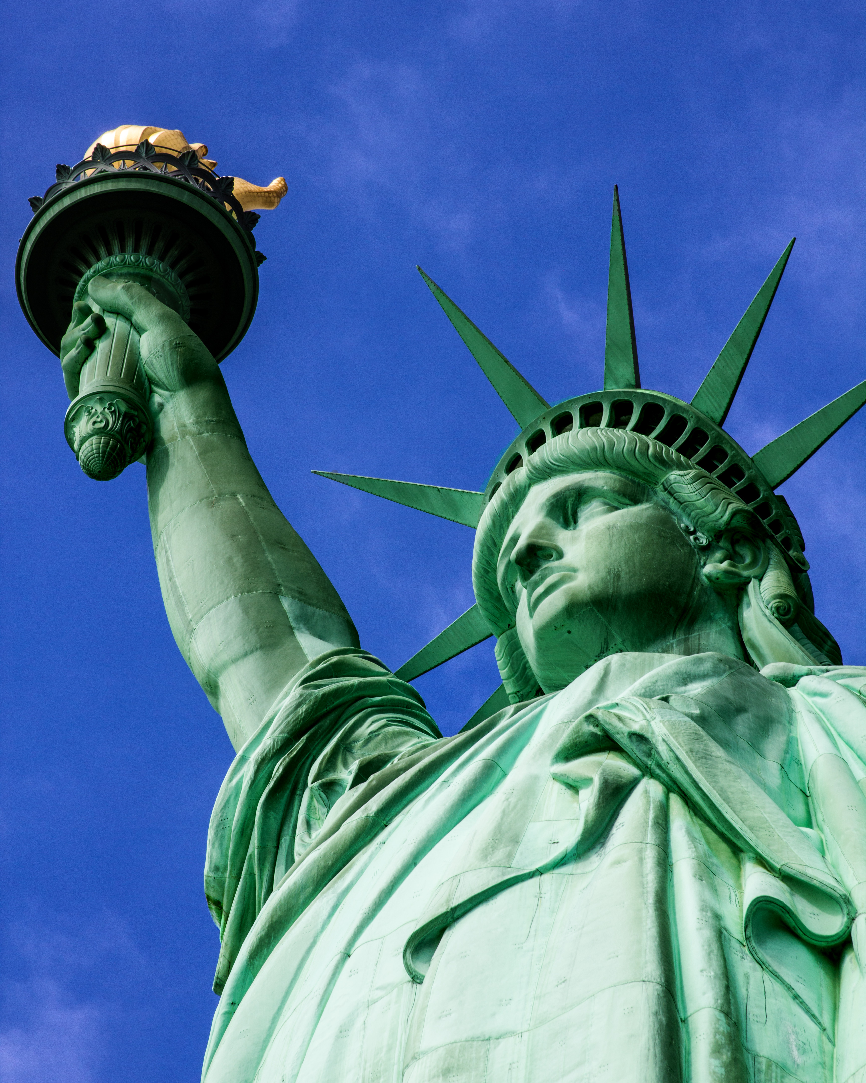 Patung Liberty (Liberty Enlightening the World) di Pulau Liberty di Pelabuhan New York merupakan hadiah dari Perancis pada tahun 1866 yang telah menjadi simbol ikonik Impian Amerika.