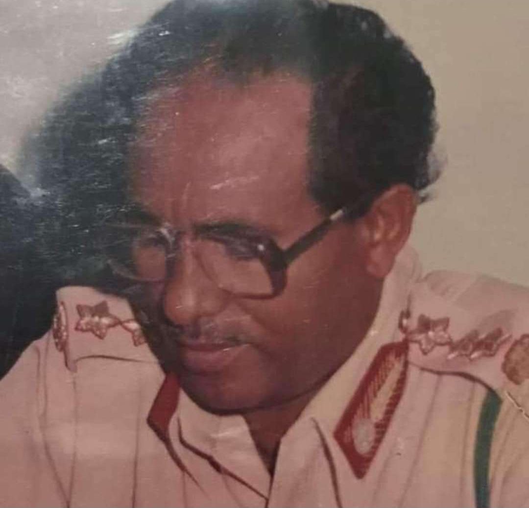 Đại tá Abdullahi Ahmed Irro, chỉ huy Lực lượng Vũ trang Somalia, chụp năm 1977.