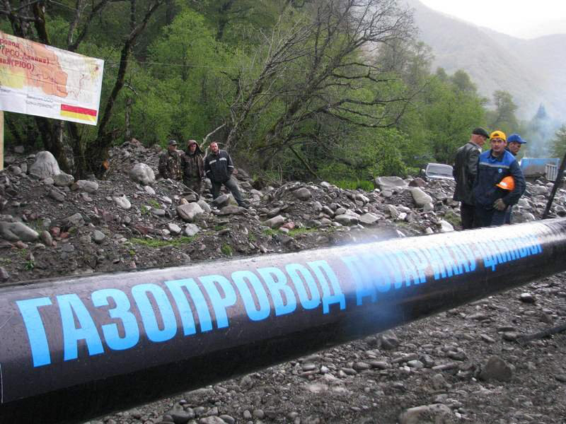Đường ống dẫn khí Dzuarikau-Tskhinval, cung cấp khí đốt tự nhiên từ Nga đến Nam Ossetia, đi vào hoạt động năm 2009.