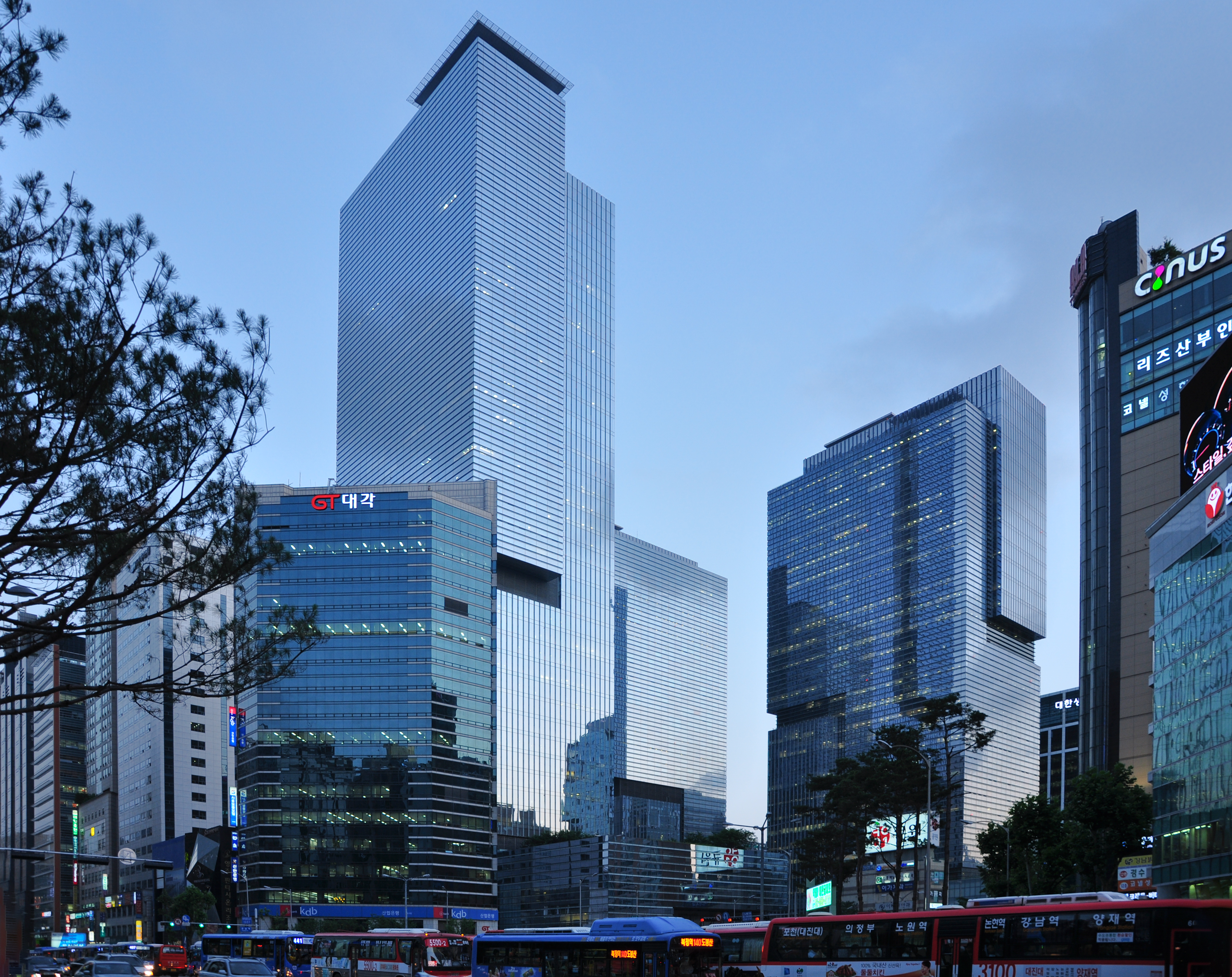 Kantor pusat Samsung di Samsung Town, yang terletak di Distrik Seocho, Seoul