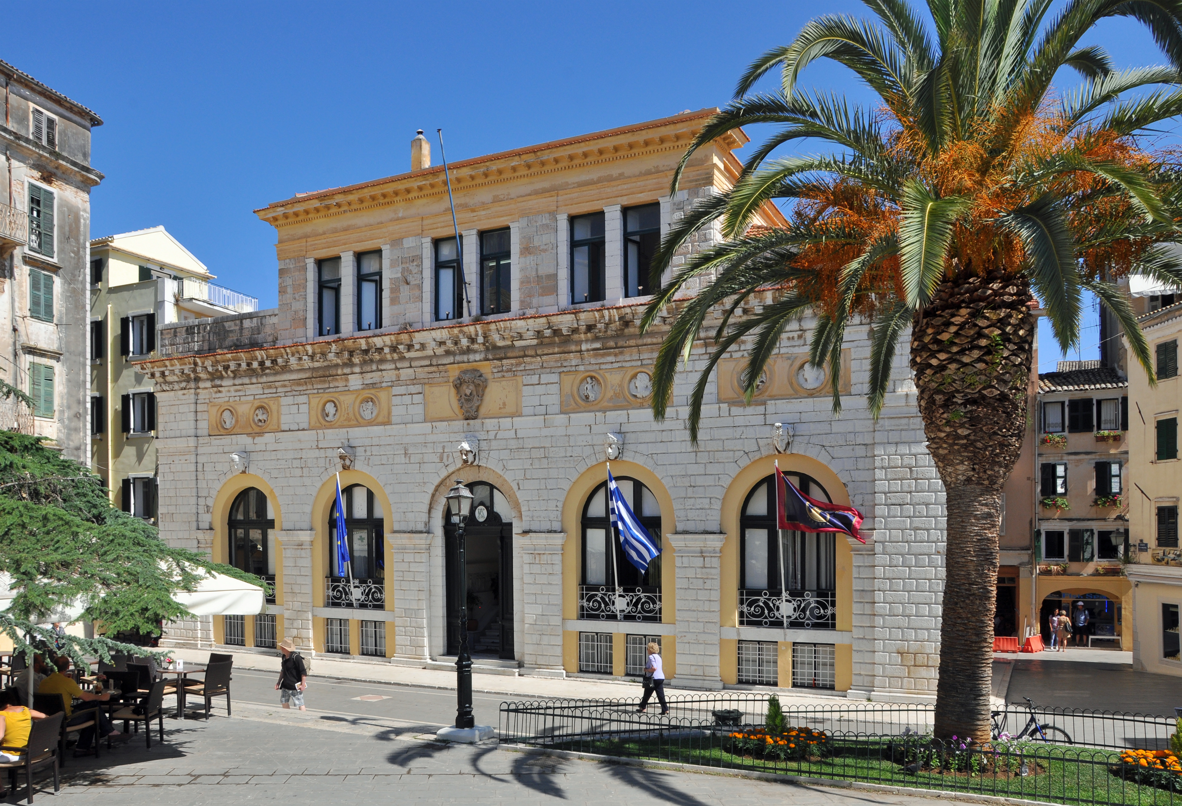 Nobile Teatro di San Giacomo di Corfù, teater dan gedung opera pertama Yunani modern