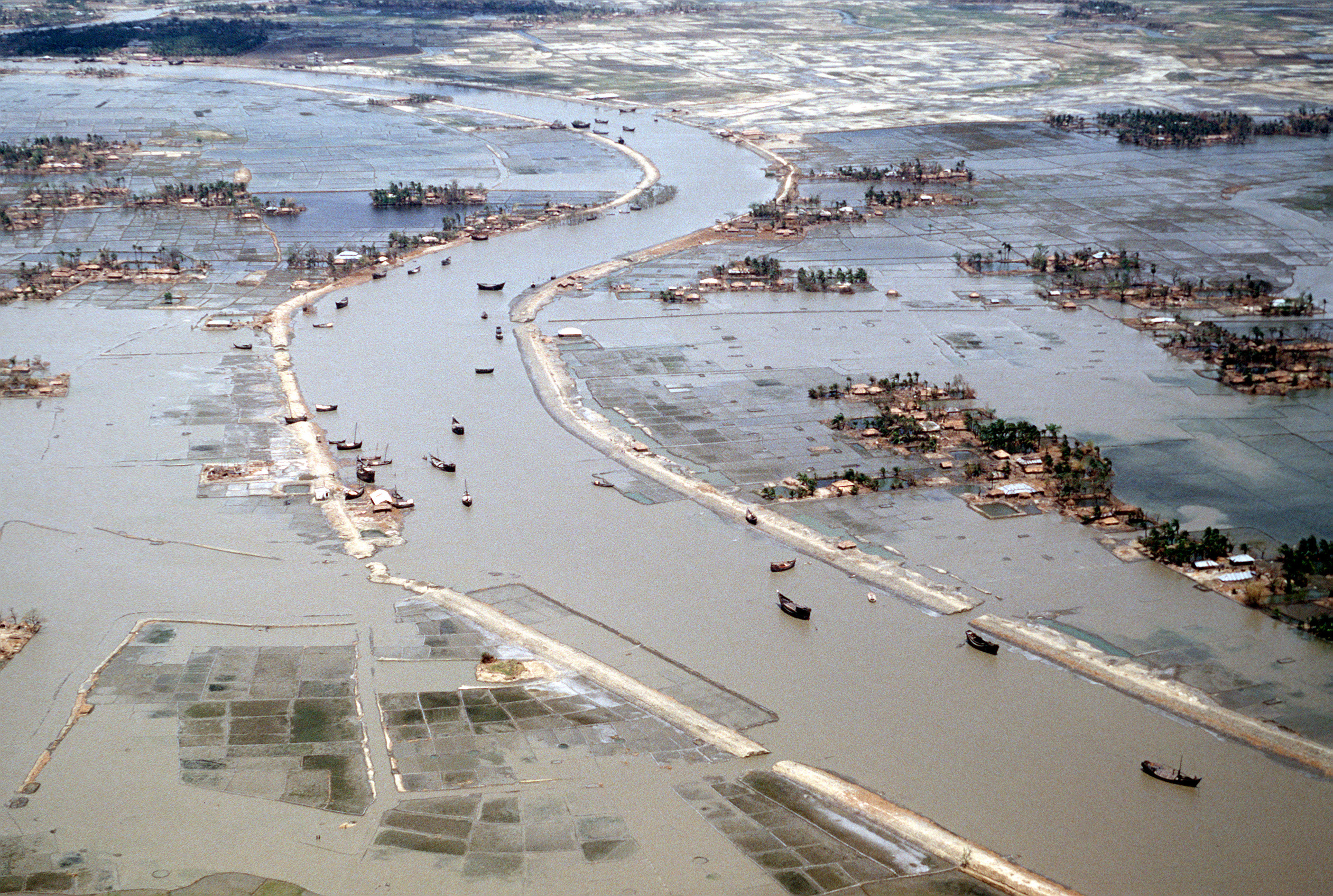Flooding after the 1991 Bangladesh cyclone, which killed around 140,000 people.