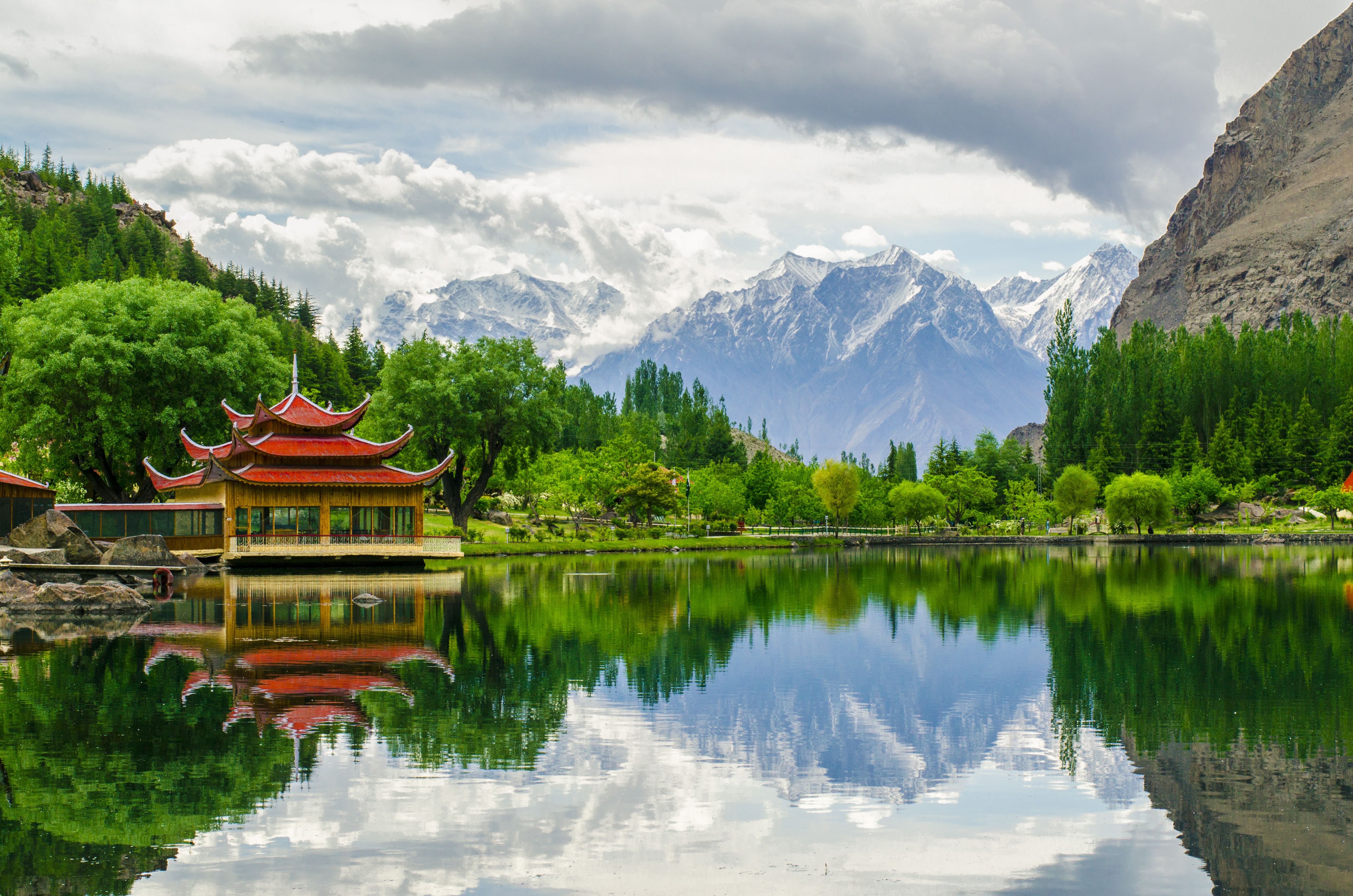 Tasik Shangrila dan resort bersebelahan di Skardu, Gilgit-Baltistan
