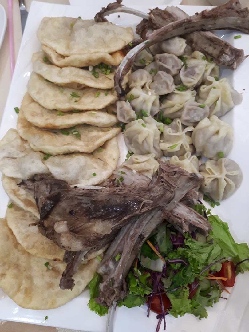 Các món ăn đặc trưng của Mông Cổ.