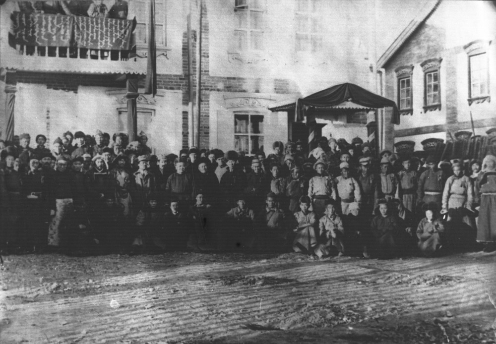 1924年、憲法を審議・採択した国家大会議
