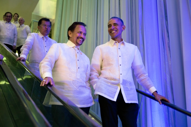 Sultan dan Menteri Luar Brunei Hassanal Bolkiah bertemu dengan Presiden A.S. Barack Obama, 18 November 2015