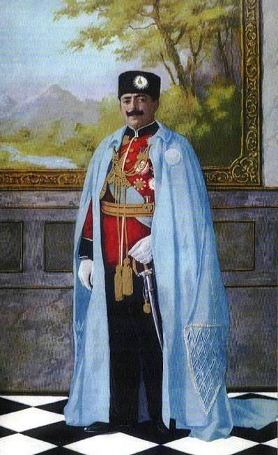 Amanullah Khan tự xưng là Vua Afghanistan vào tháng 6 năm 1926.