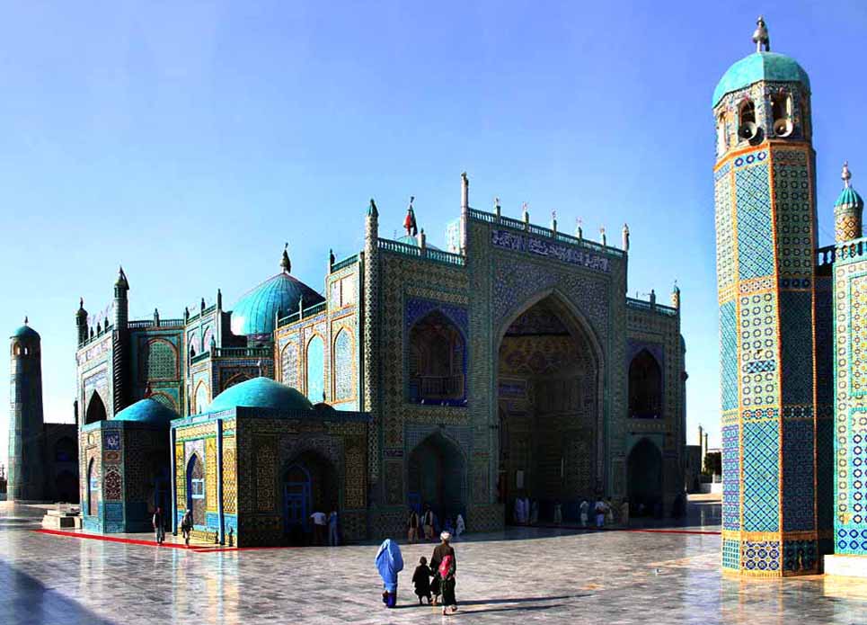 Nhà thờ Hồi giáo Xanh ở Mazar-i-Sharif là nhà thờ Hồi giáo lớn nhất ở Afghanistan.