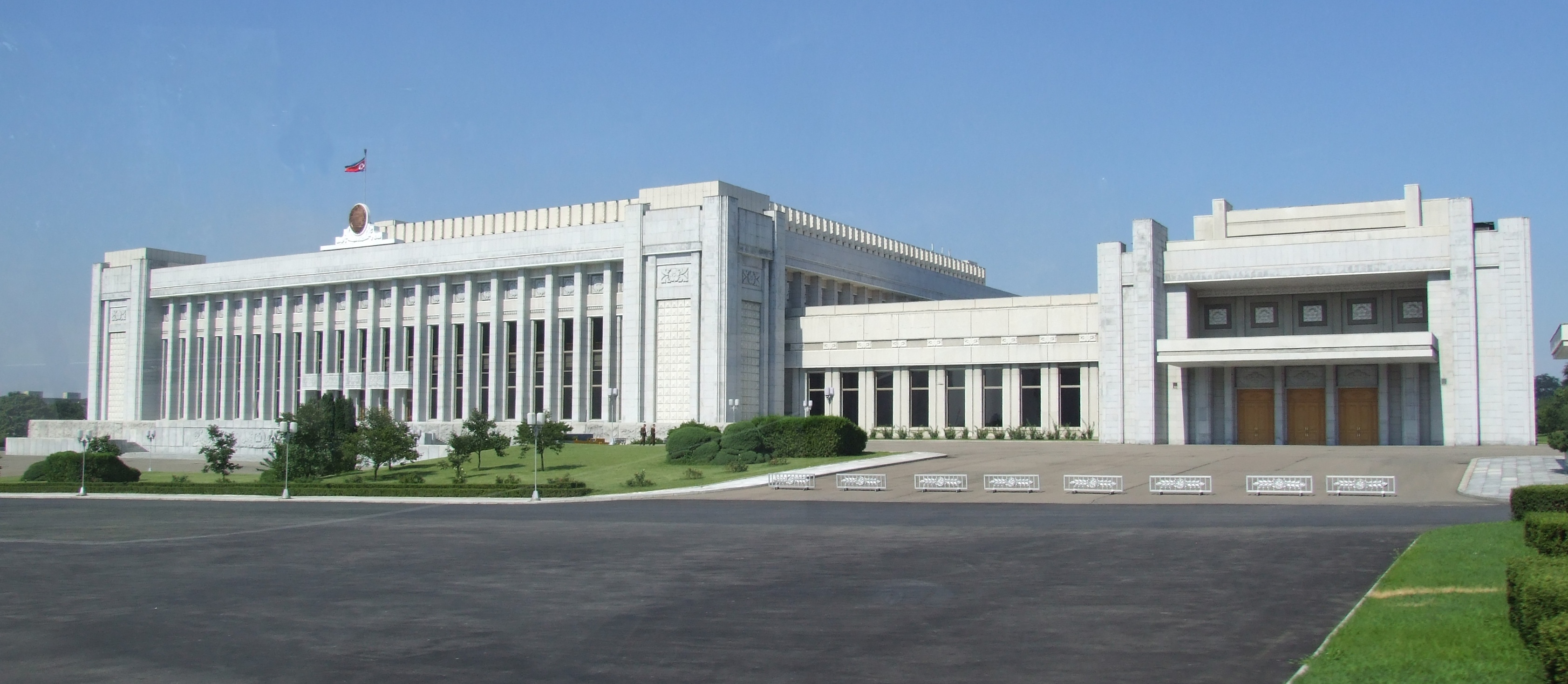 最高人民会議が開催される万寿台議事堂。