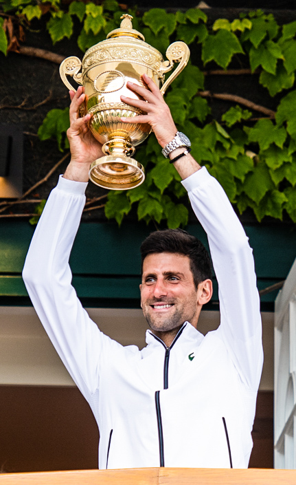 Pemain tenis Novak Djokovic memegang rekor sepanjang masa gelar tunggal putra Grand Slam sebanyak 24.