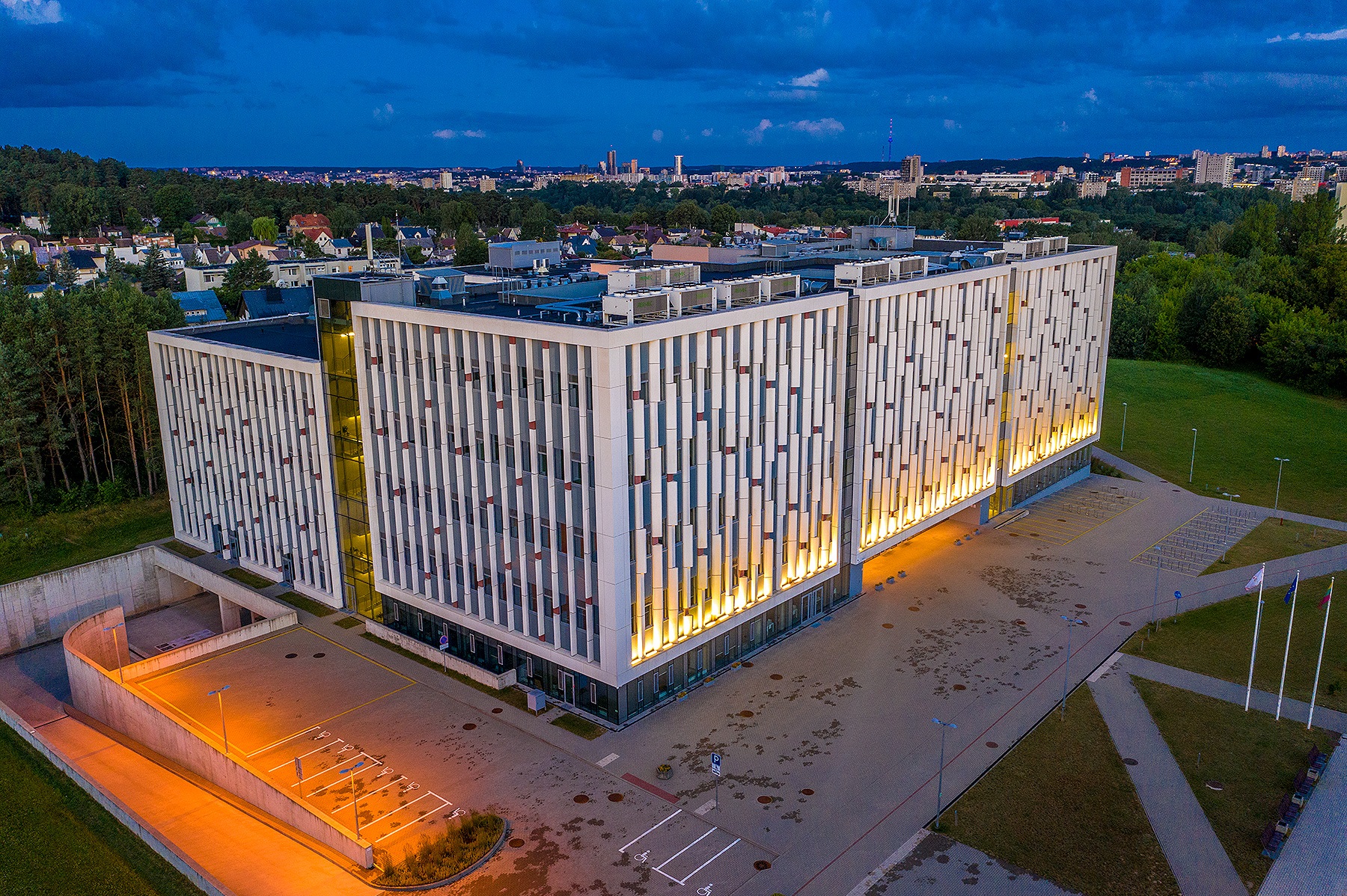 Vilnius University Life Sciences Center, a modern hub for research and education in the Sunrise Valley technology park.