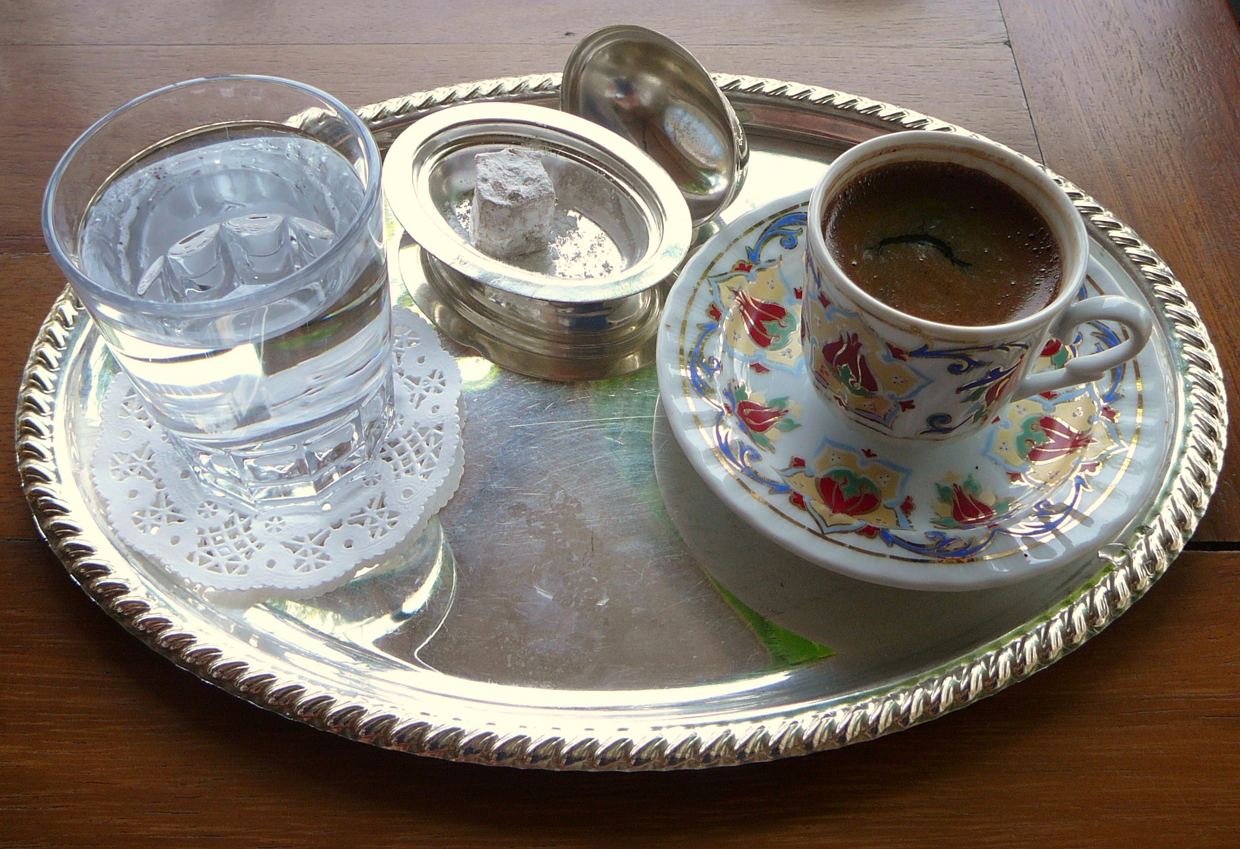 Kopi Turki dengan Lokum. Kopi Turki ialah warisan budaya tidak ketara UNESCO orang Turki.