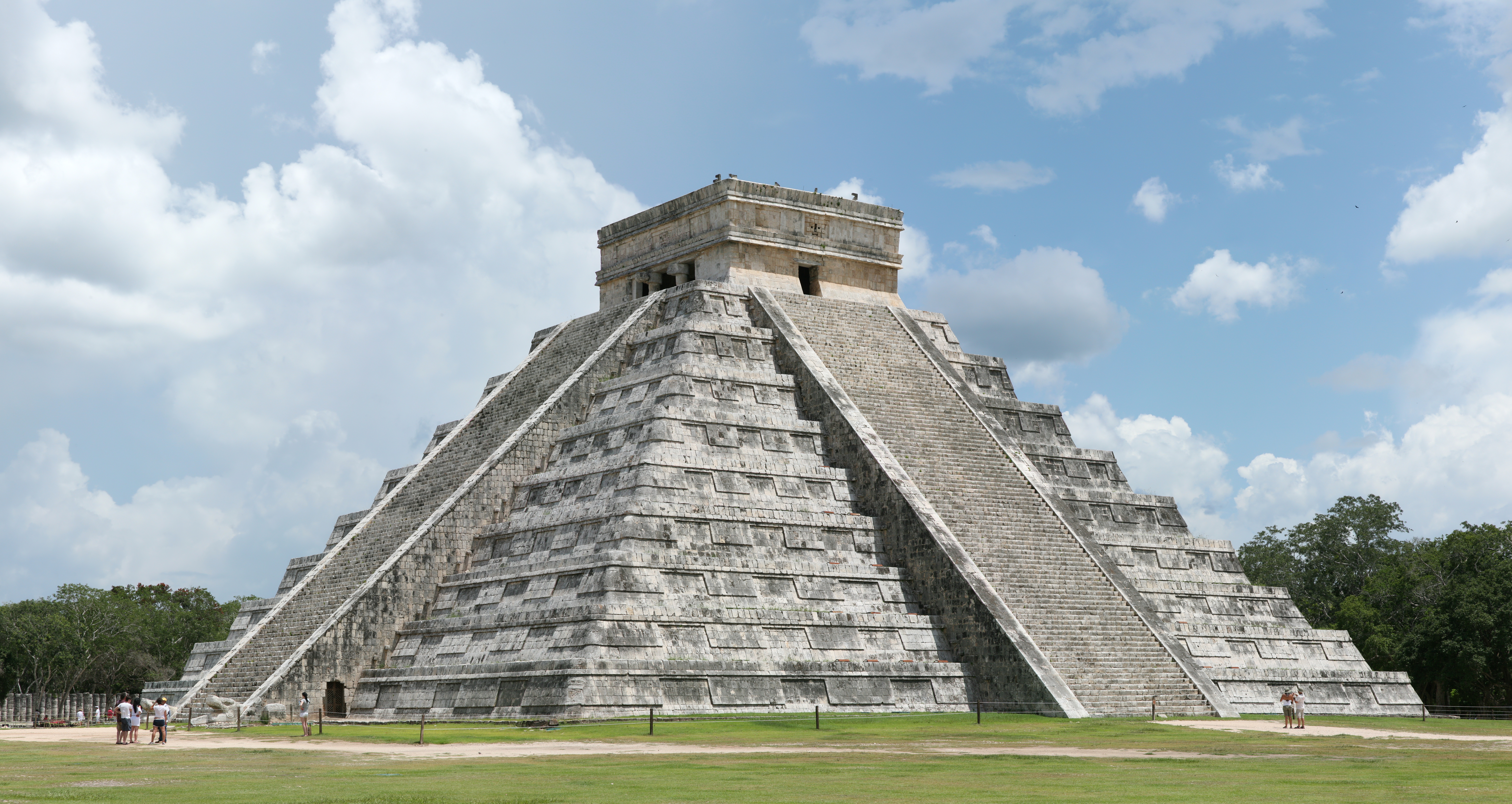 Đền Kukulcán (El Castillo) tại thành phố Maya Chichen Itza