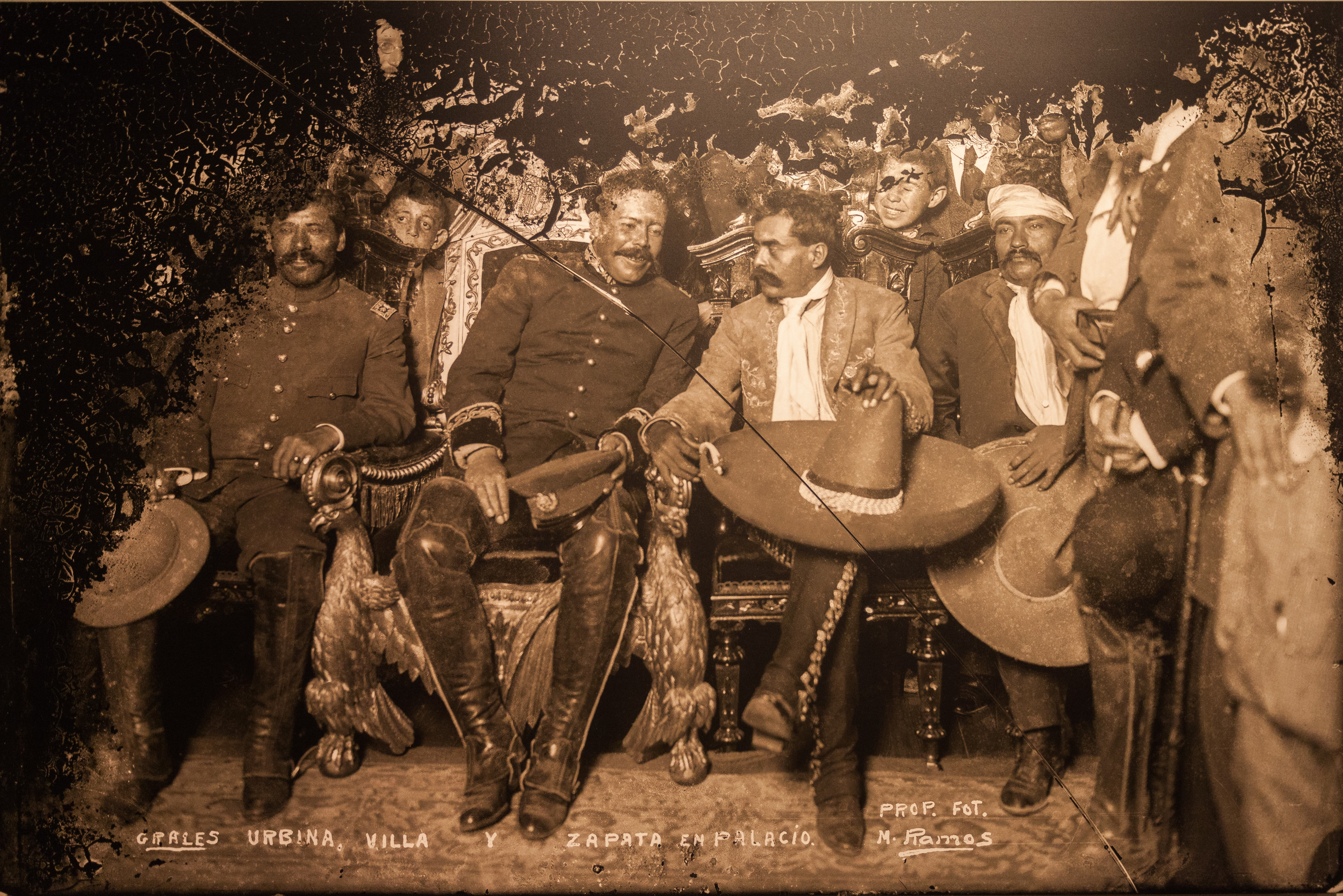 Tomás Urbina, Pancho Villa và Emiliano Zapata tại Cung điện Quốc gia trong Cách mạng México, 1914