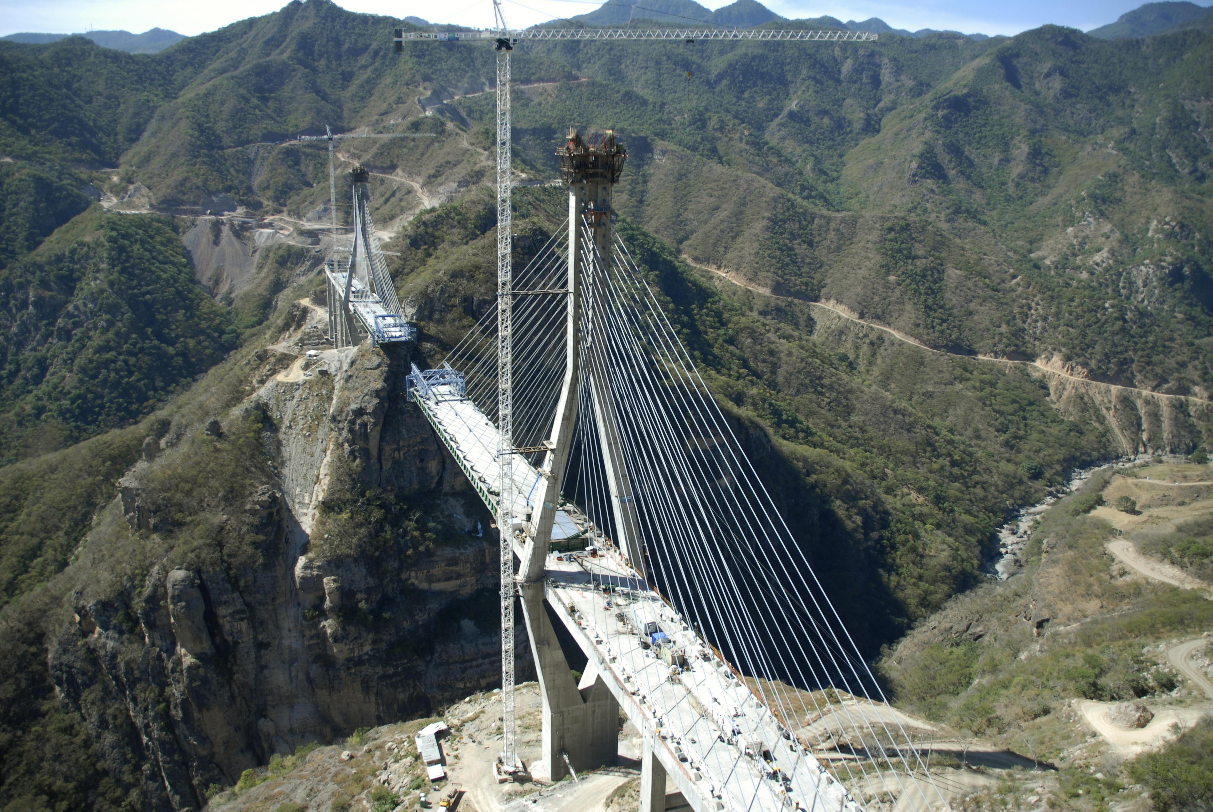 Cầu Baluarte, cây cầu cao nhất châu Mỹ.