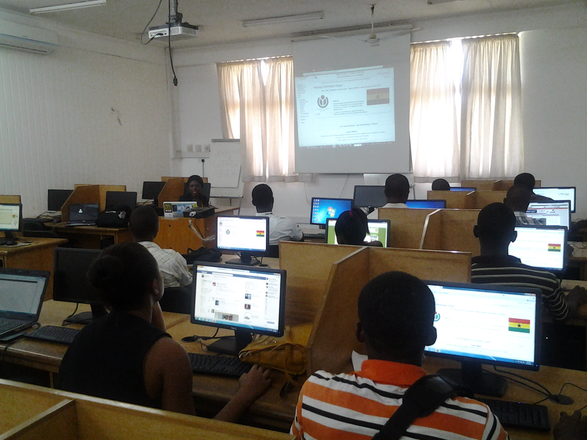 Implementasi sistem pendidikan teknologi informasi dan komunikasi di Universitas Ghana