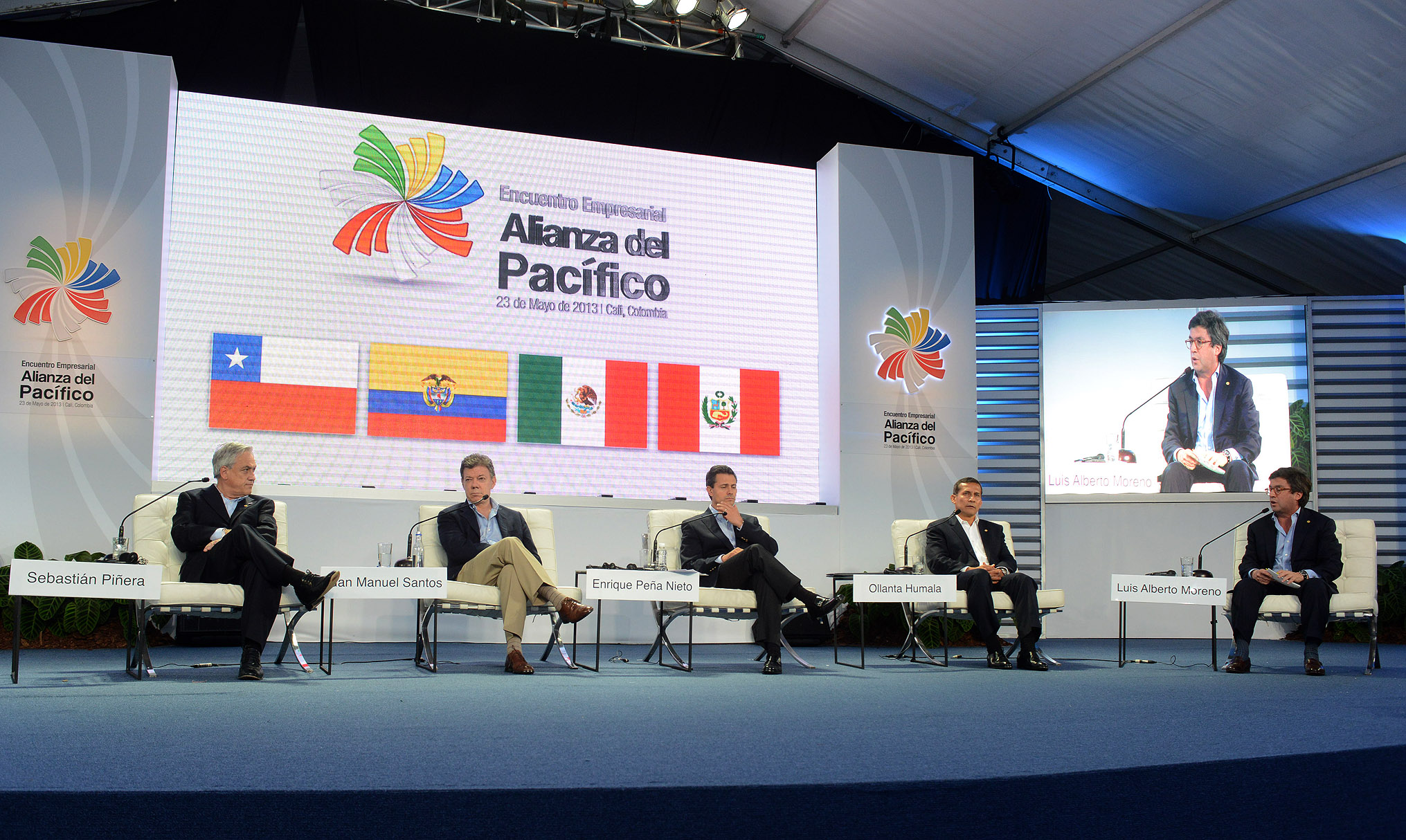 The VII Summit of the Pacific Alliance: Former President of Colombia, Juan Manuel Santos (second from left), with leaders from other member nations. Colombia's participation in such regional blocs underscores its commitment to economic integration and cooperative foreign relations aimed at fostering development and stability in Latin America.