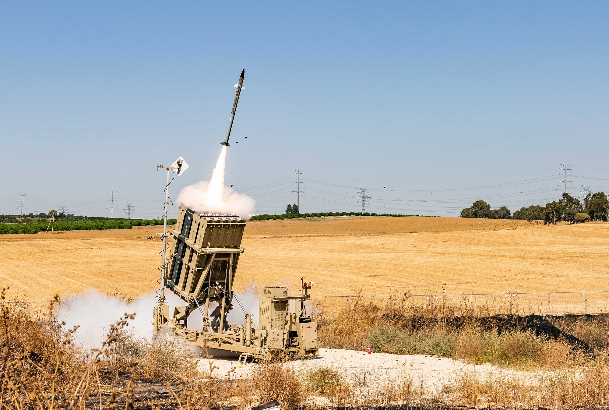 Iron Dome adalah sistem pertahanan anti-roket artileri operasional pertama di dunia.