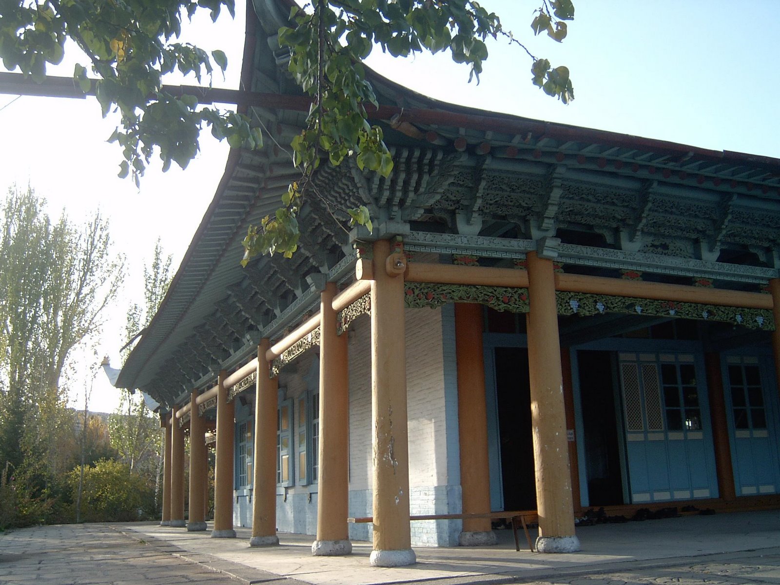 카라콜의 둥간족 사원