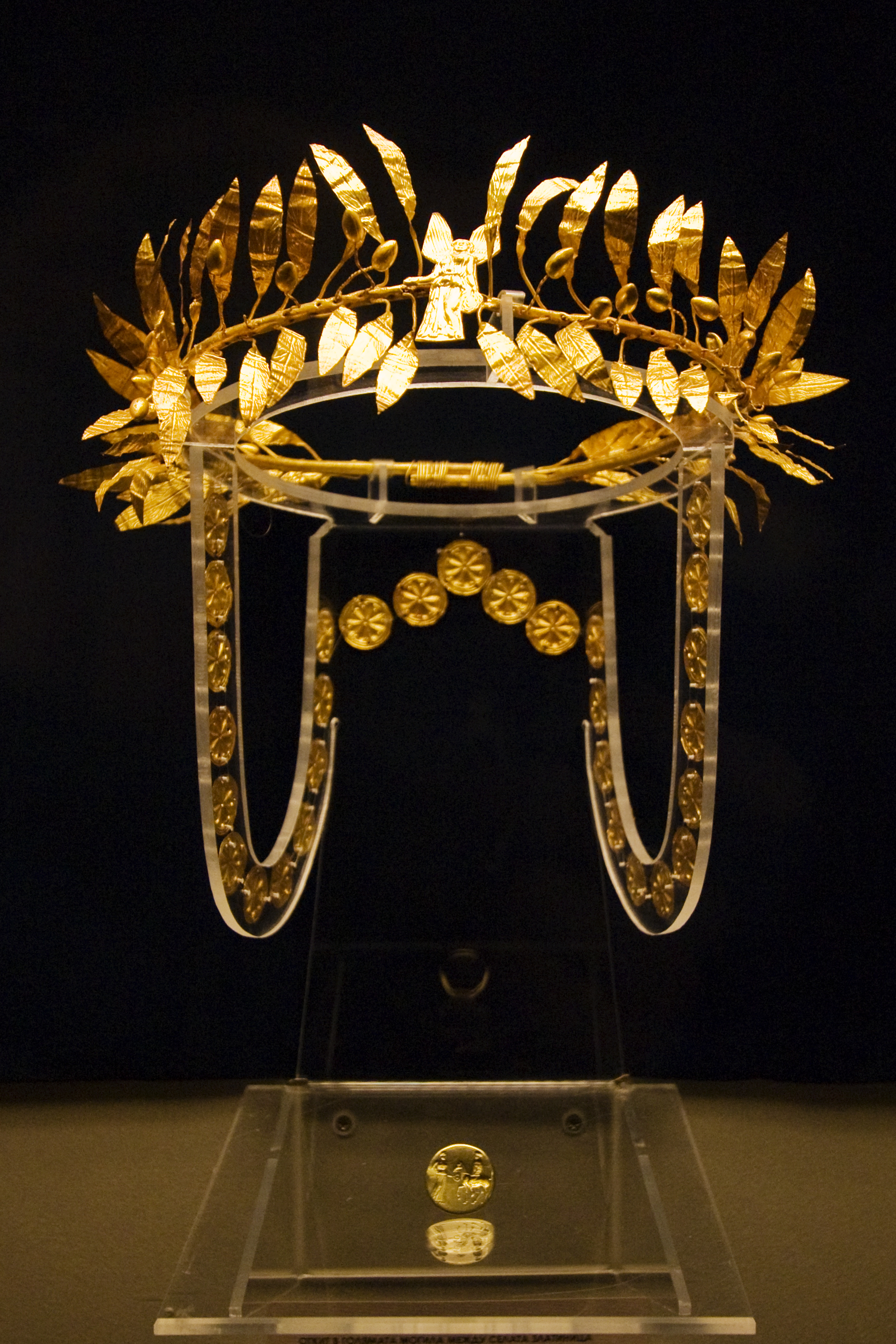 Mahkota emas Odrisia di Museum Sejarah Nasional.
