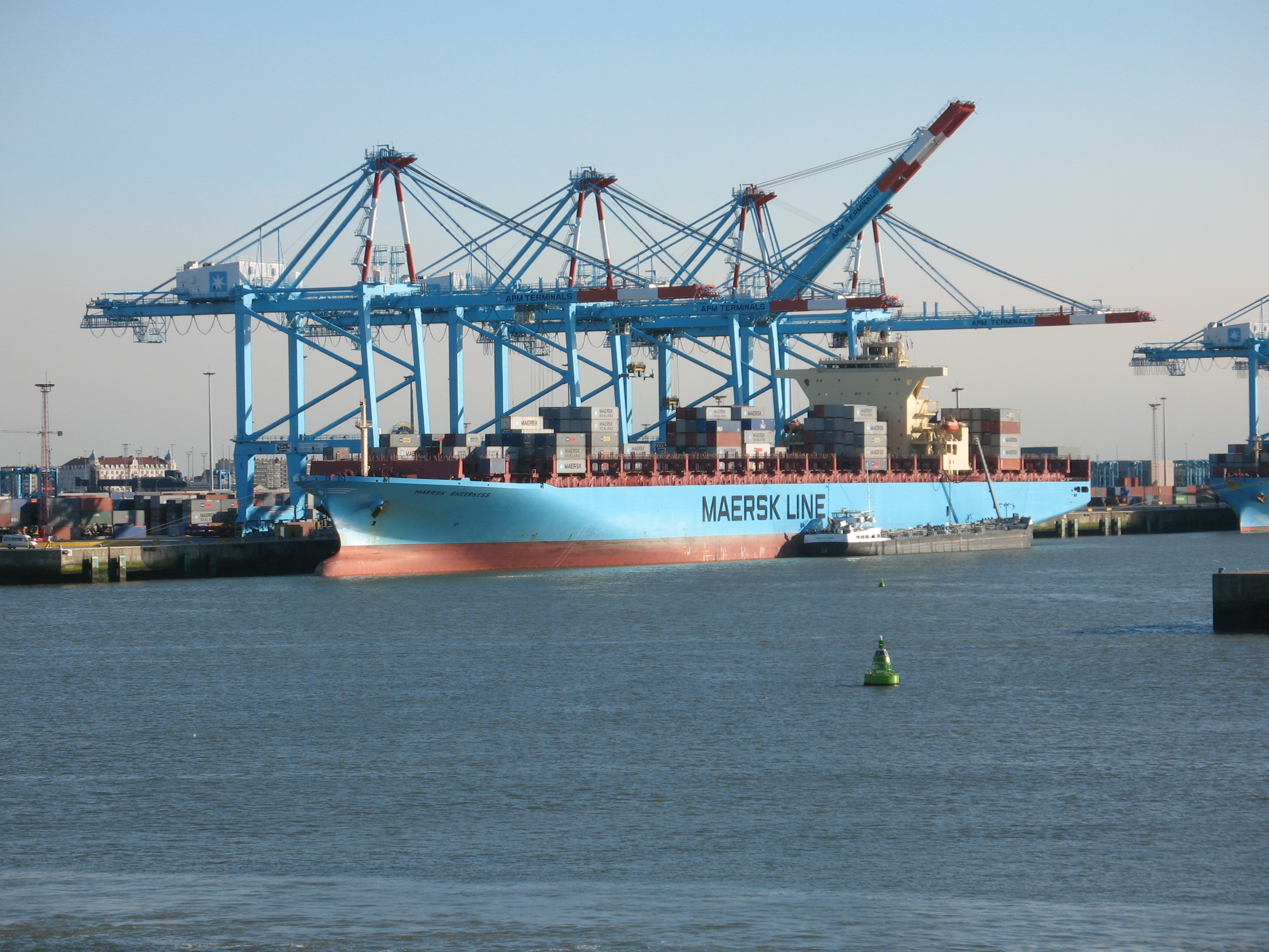 Kren pelabuhan di Pelabuhan Zeebrugge.