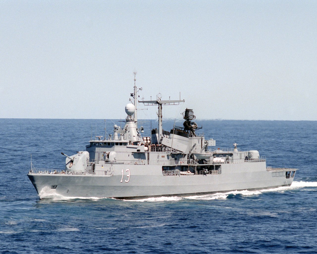Kapal pemusnah Argentina ARA Sarandí (D-13).