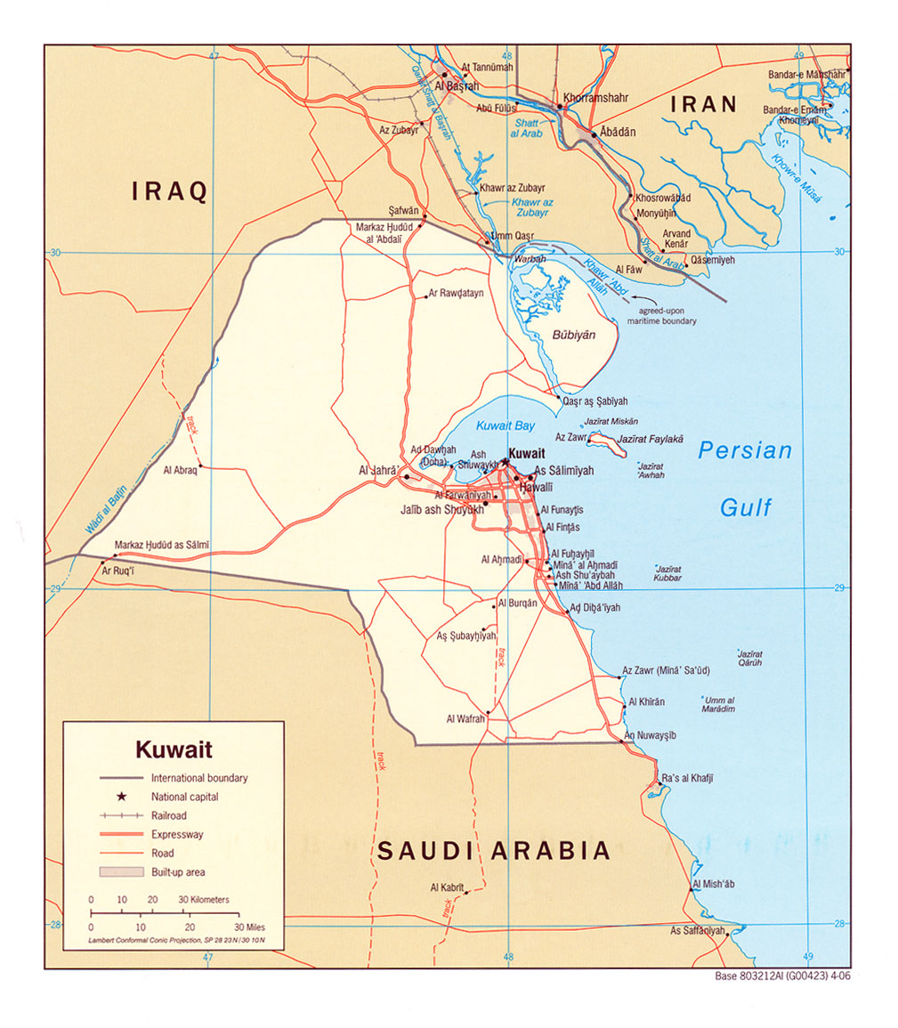 Kuwait có biên giới trên bộ với Iraq và Ả Rập Xê Út, và biên giới trên biển với Iraq, Ả Rập Xê Út và Iran.