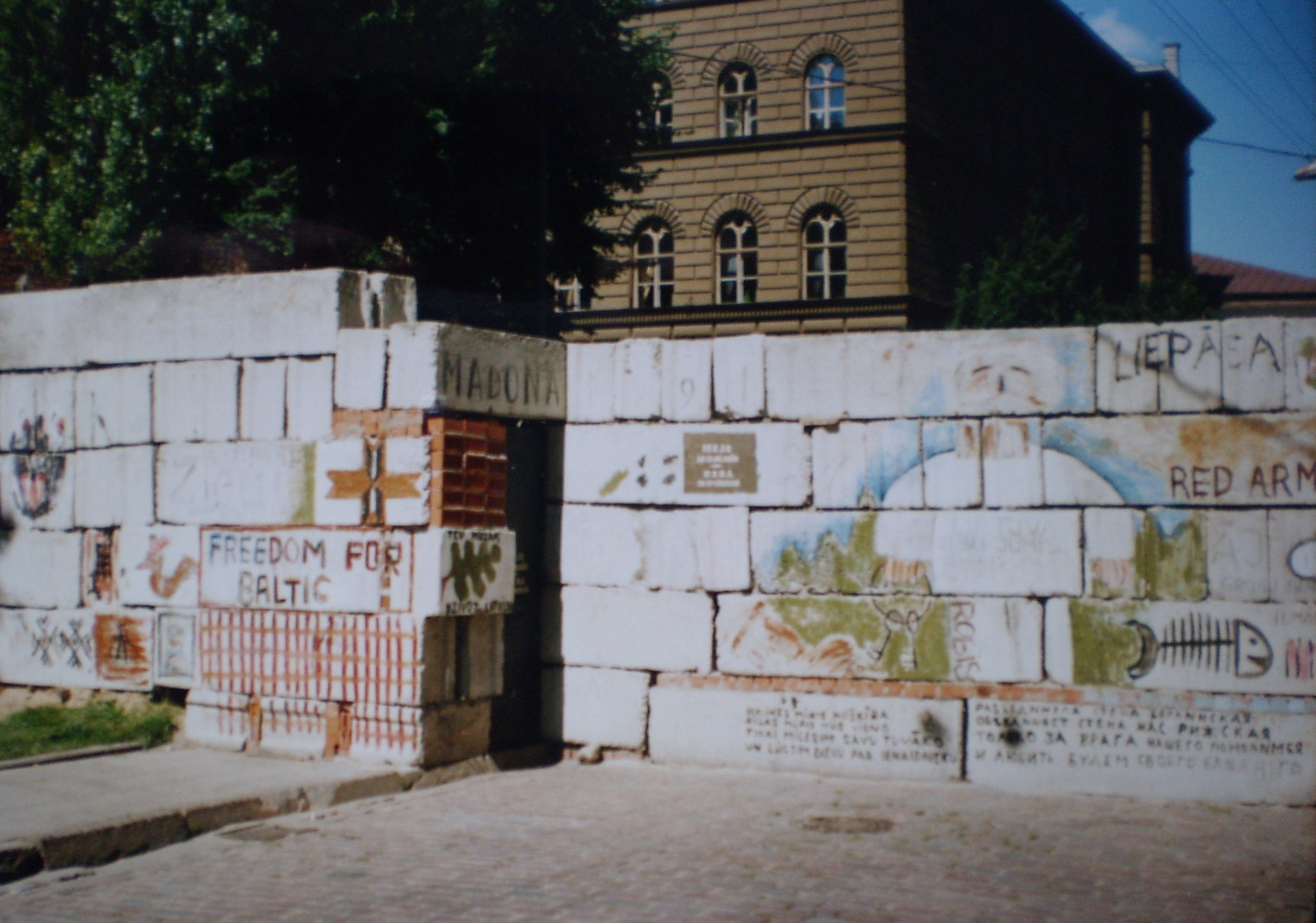 A barricade in Riga to prevent the Soviet Army from reaching the Latvian Parliament in July 1991.