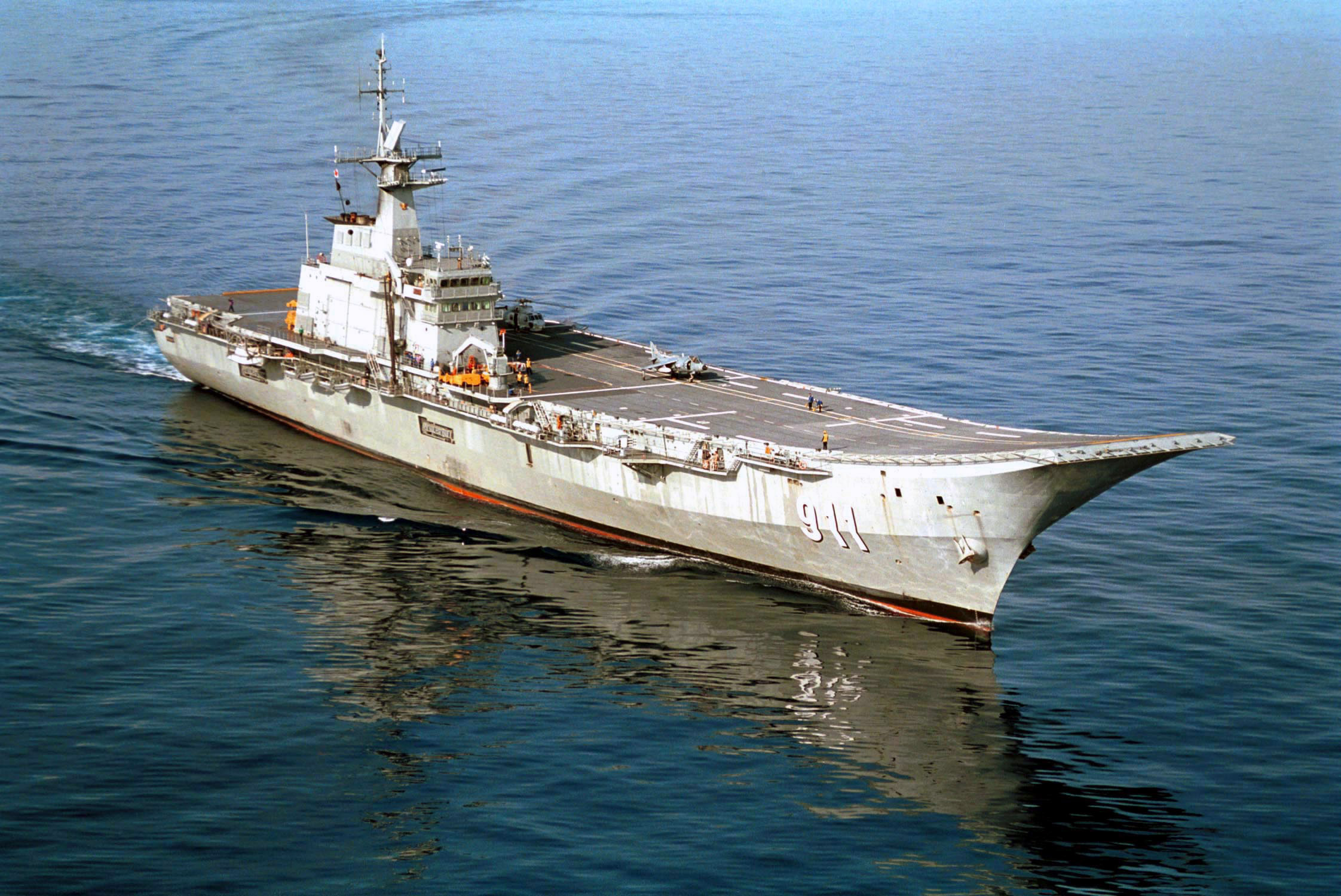 HTMS Chakri Naruebet, một tàu sân bay của Hải quân Hoàng gia Thái Lan