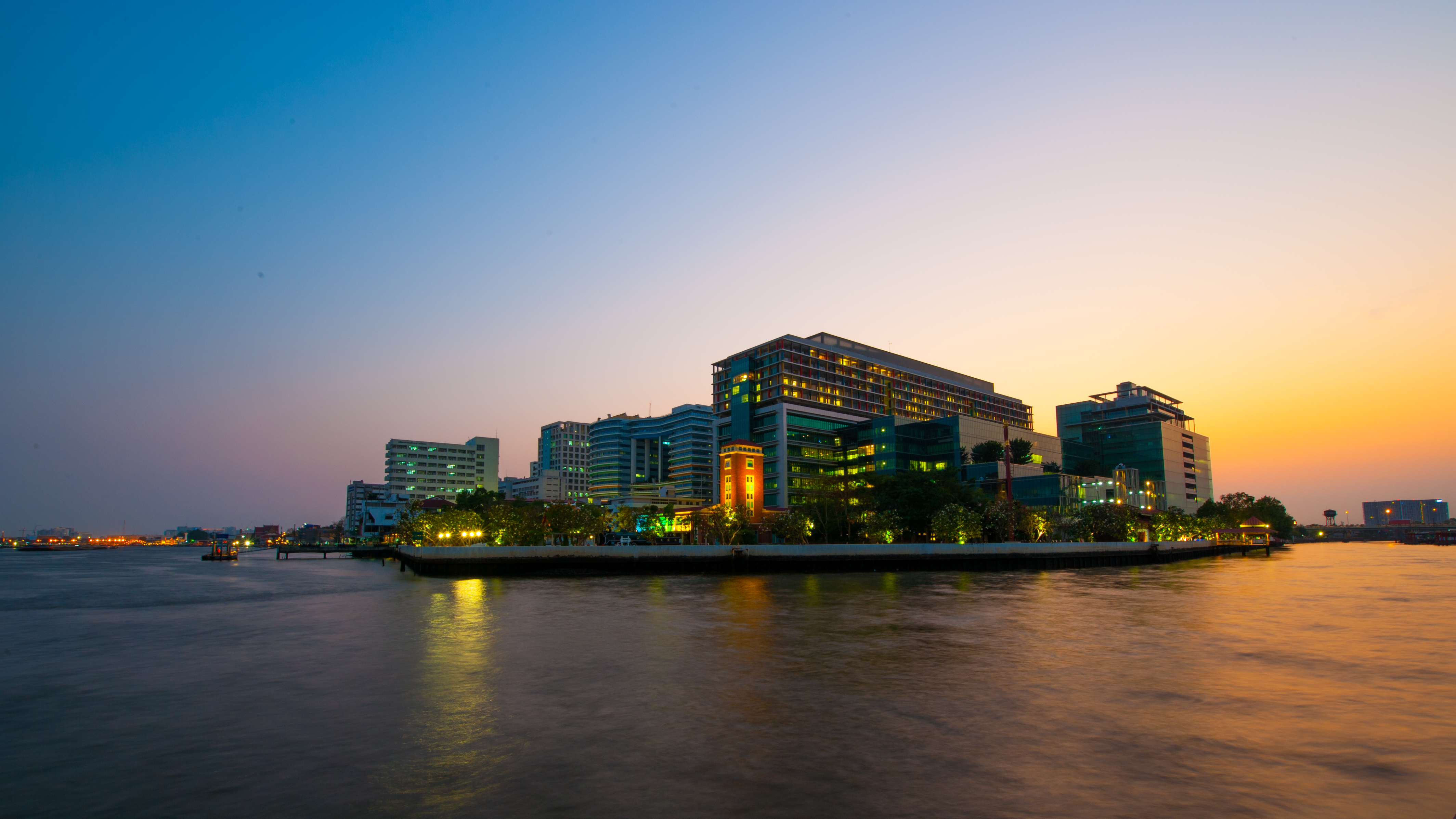 Bệnh viện Siriraj ở Bangkok, bệnh viện lâu đời nhất và lớn nhất ở Thái Lan