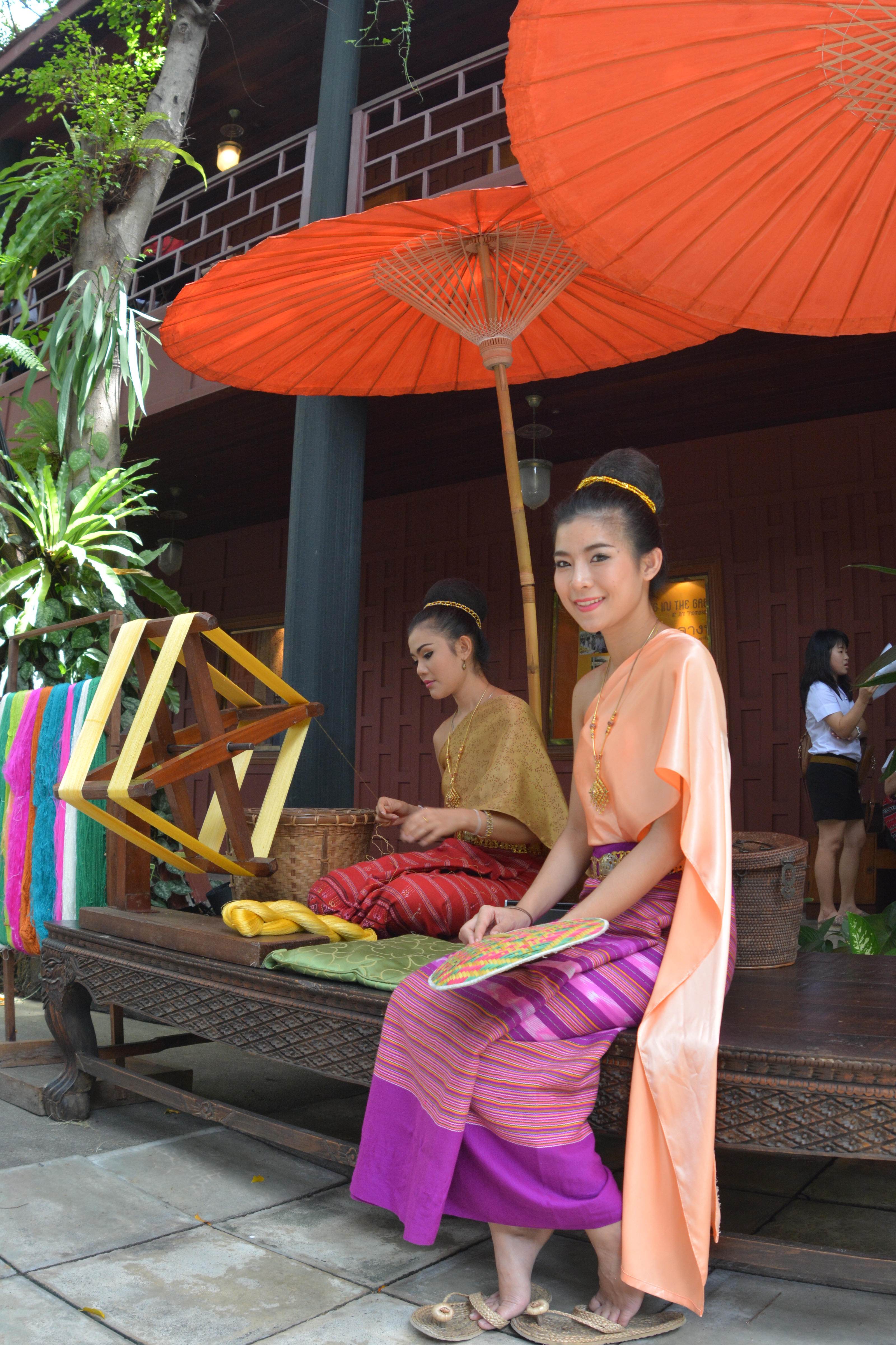 Phụ nữ Thái mặc sabai, Nhà Jim Thompson
