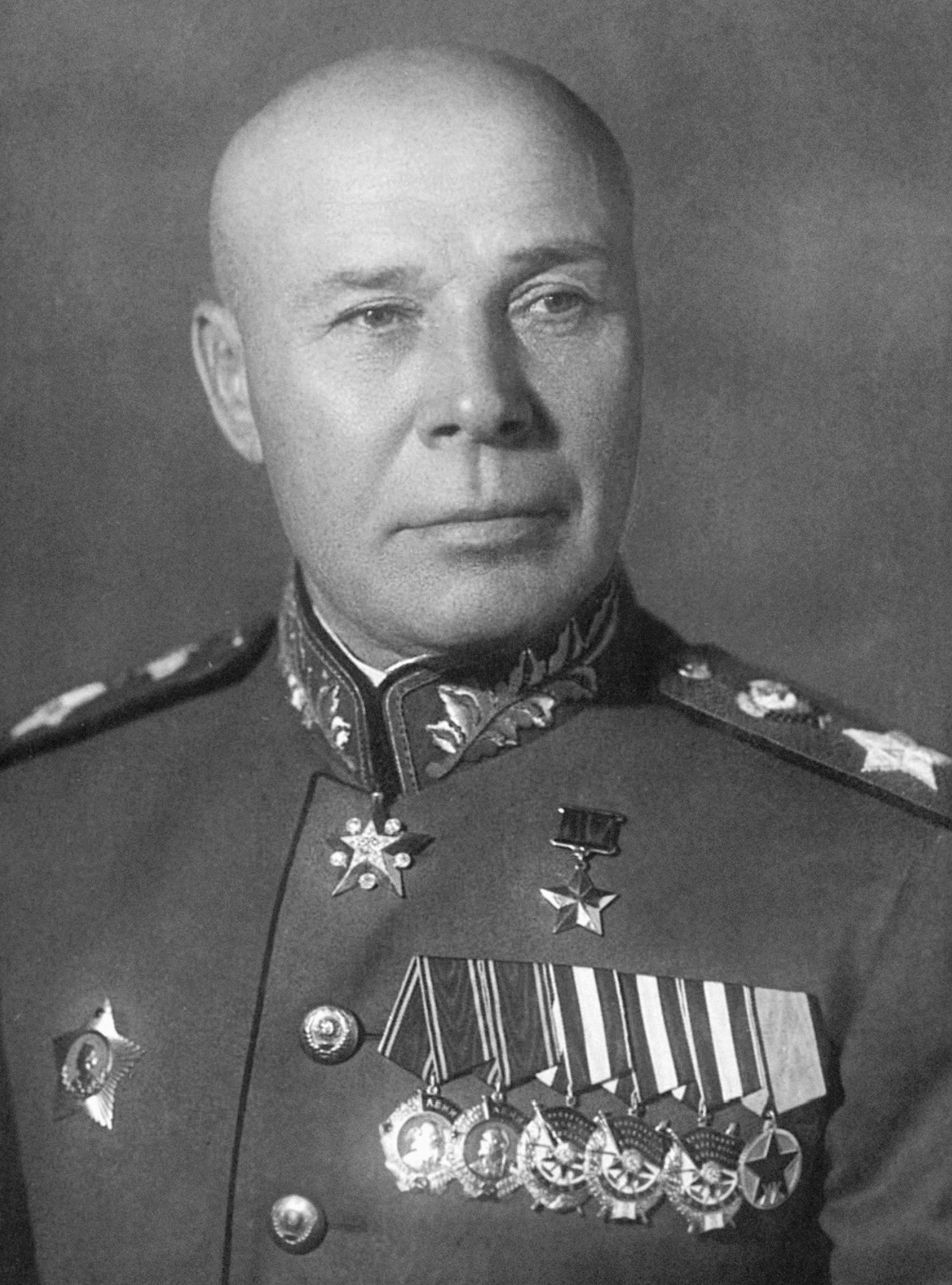Marshal Semyon Timoshenko (born in the Budjak region) commanded numerous fronts throughout the war, including the Southwestern Front east of Kyiv in 1941.