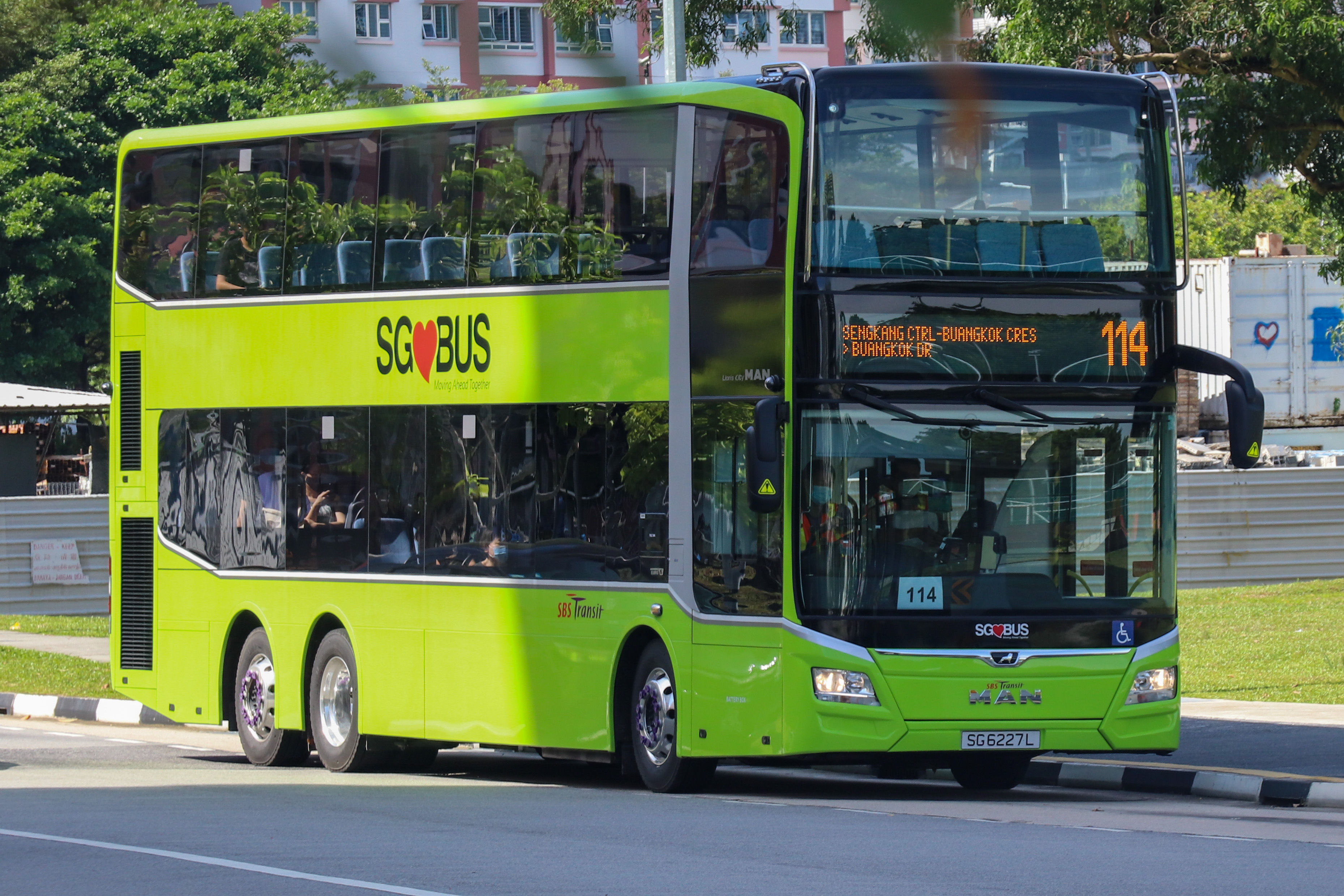 Một chiếc xe buýt MAN A95 ở Singapore