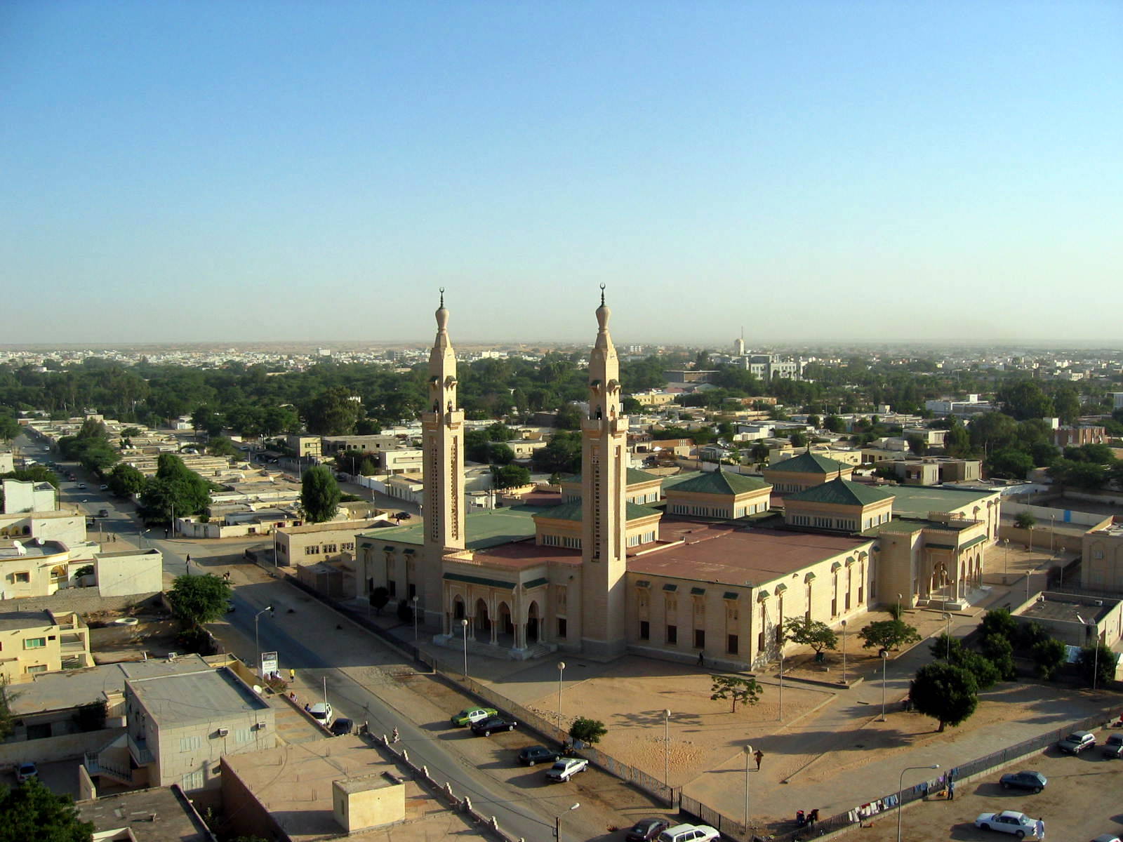 Nouakchott adalah ibu kota dan kota terbesar di Mauritania. Ini adalah salah satu kota terbesar di Sahara.