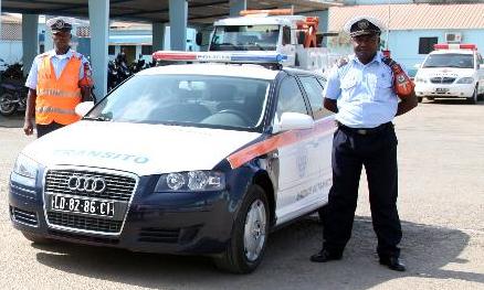 アンゴラ国家警察官
