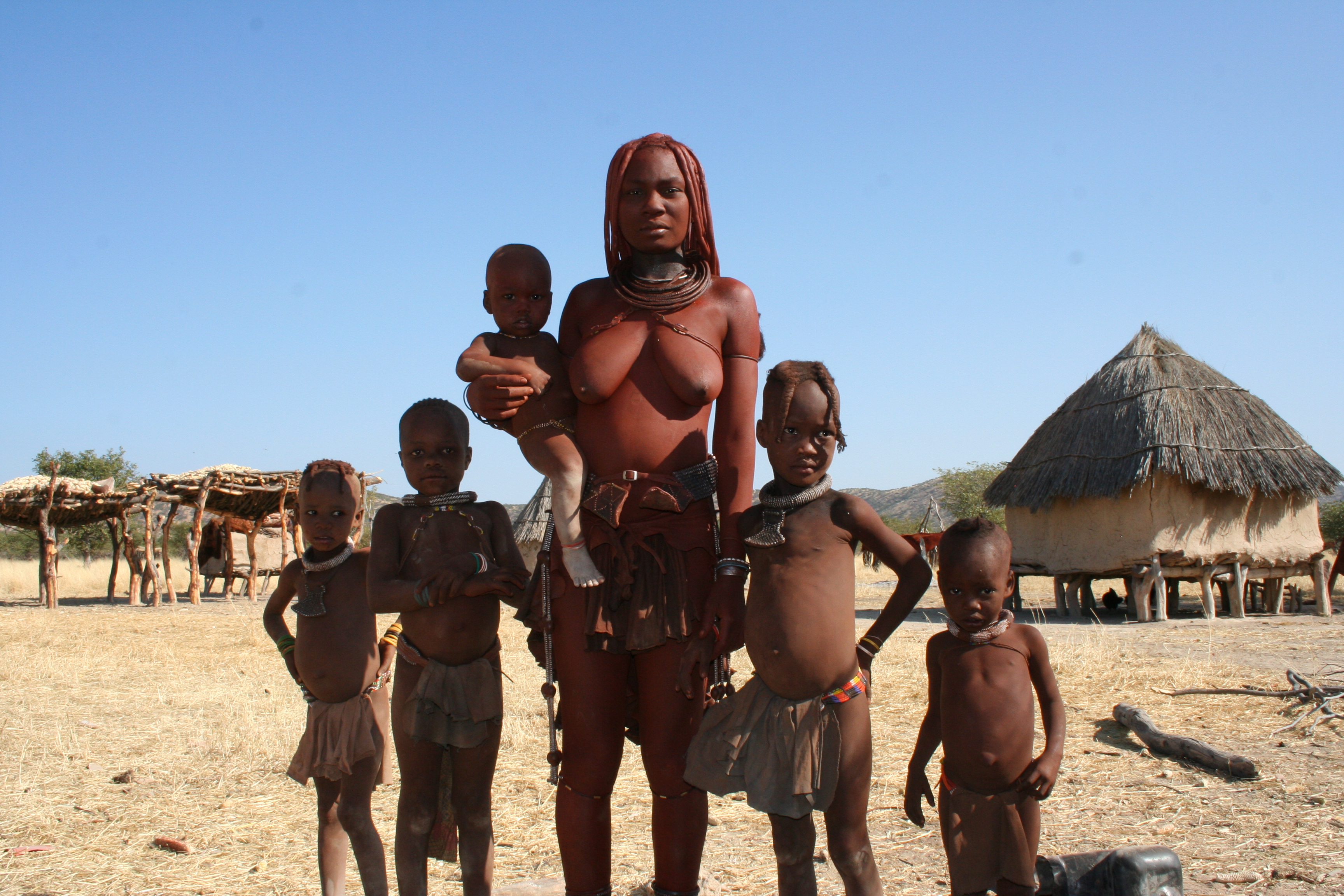 Orang Himba di utara Namibia.
