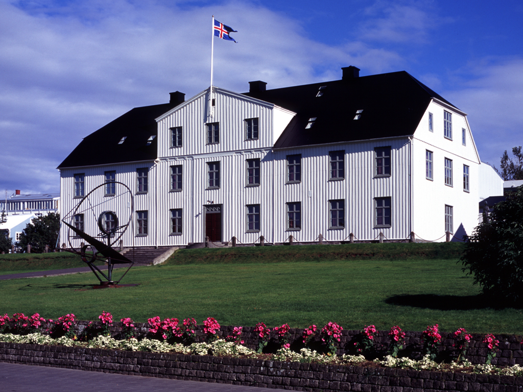 レイキャヴィーク中心部にあるレイキャヴィーク短期大学(Menntaskólinn í Reykjavíkアイスランド語)は、アイスランドで最も古いギムナジウムである。