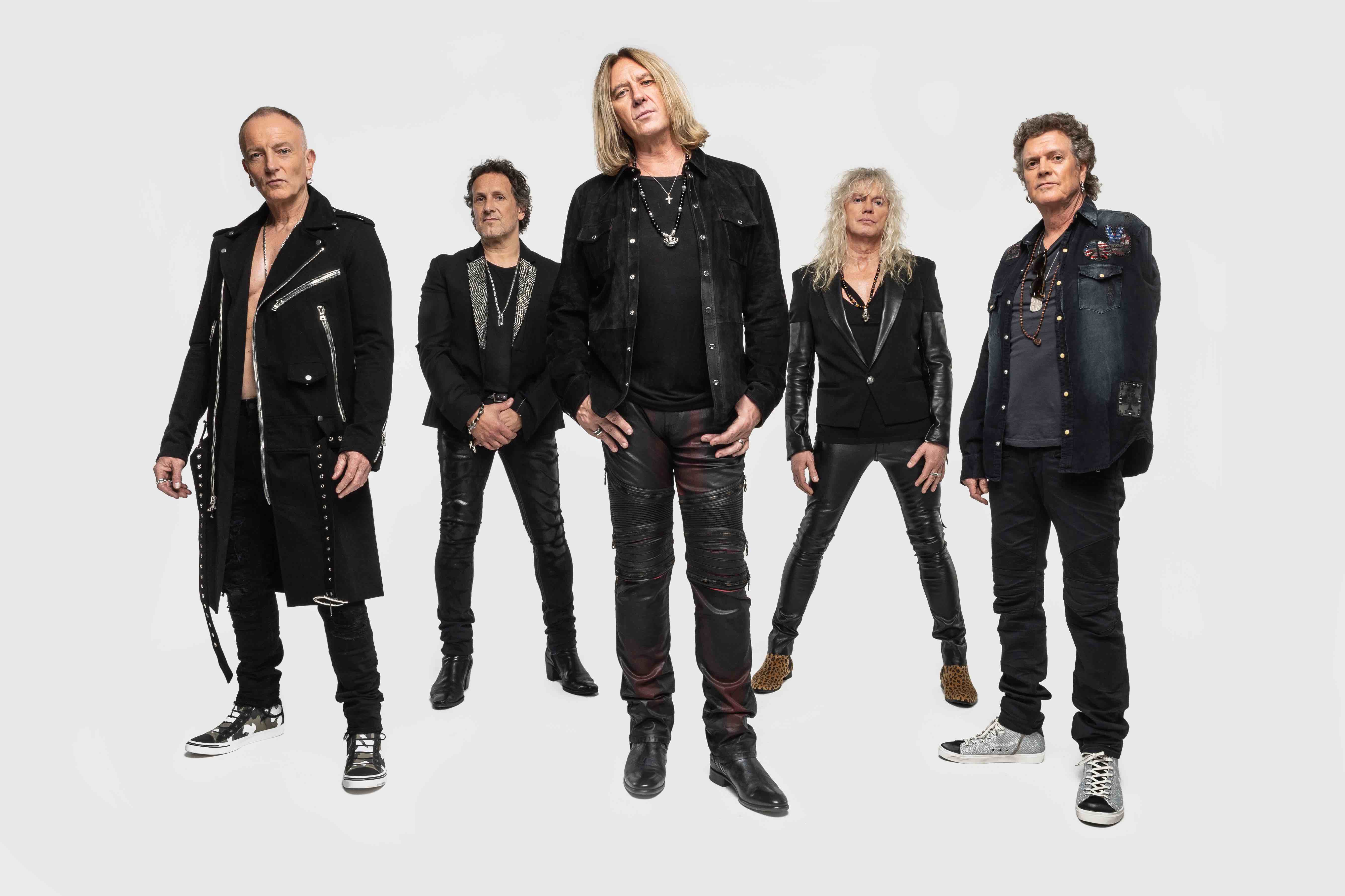 2018년 Def Leppard 밴드 멤버: 필 콜린, 비비안 캠벨, 조 엘리엇, 릭 새비지, 릭 앨런